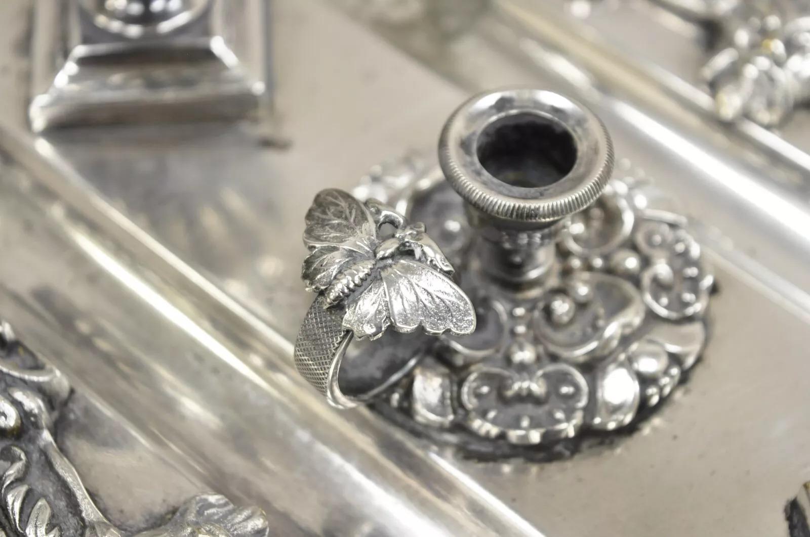 Vintage French Renaissance Silver Plated Figural Italian Inkstand Desk Inkwell Bon état - En vente à Philadelphia, PA