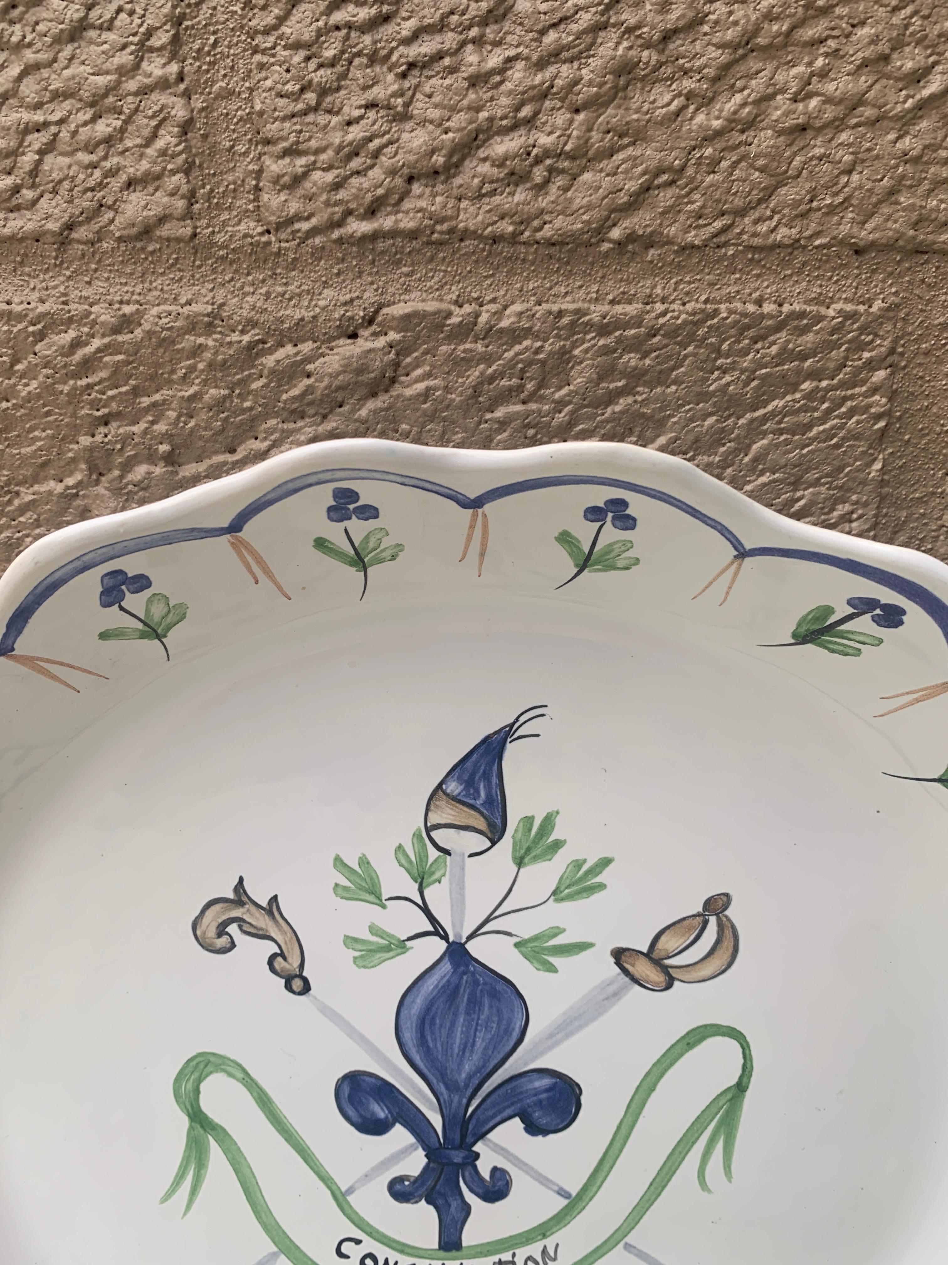 Vintage French Revolution Faience Scalloped Edge Plate by Casafina In Good Condition For Sale In Elkhart, IN