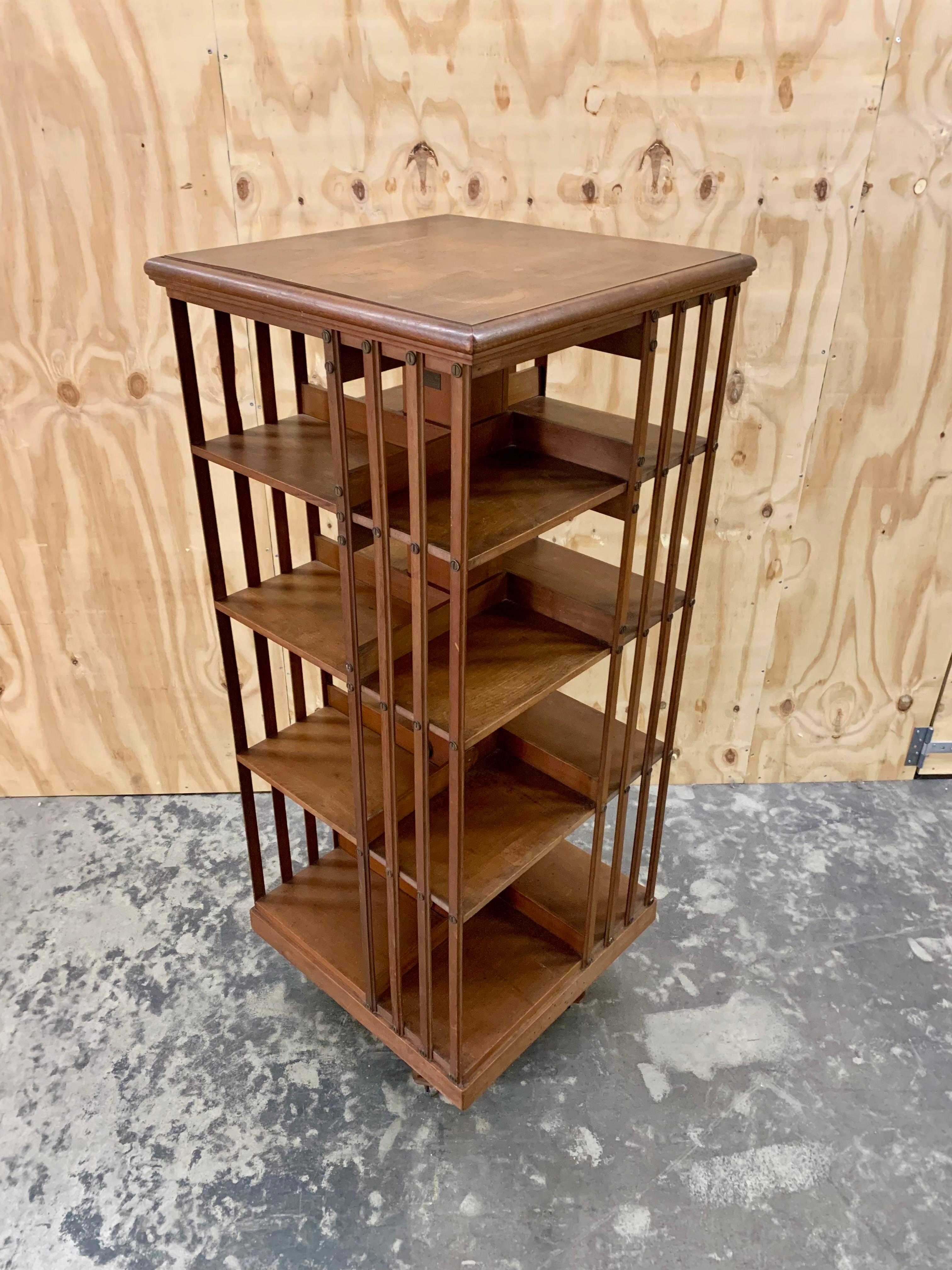Estantería giratoria francesa vintage Francés en venta