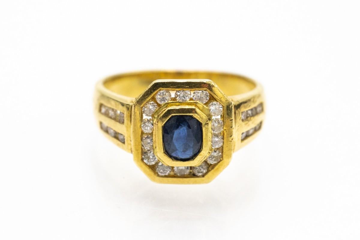 Brilliant Cut Vintage French ring with natural sapphire and diamonds For Sale