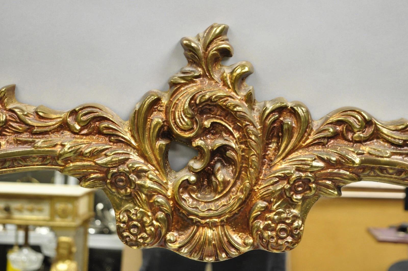 Vintage French Rococo Large Gold Wall Mirror with Bisque Figural Lovers Plaques im Zustand „Gut“ im Angebot in Philadelphia, PA