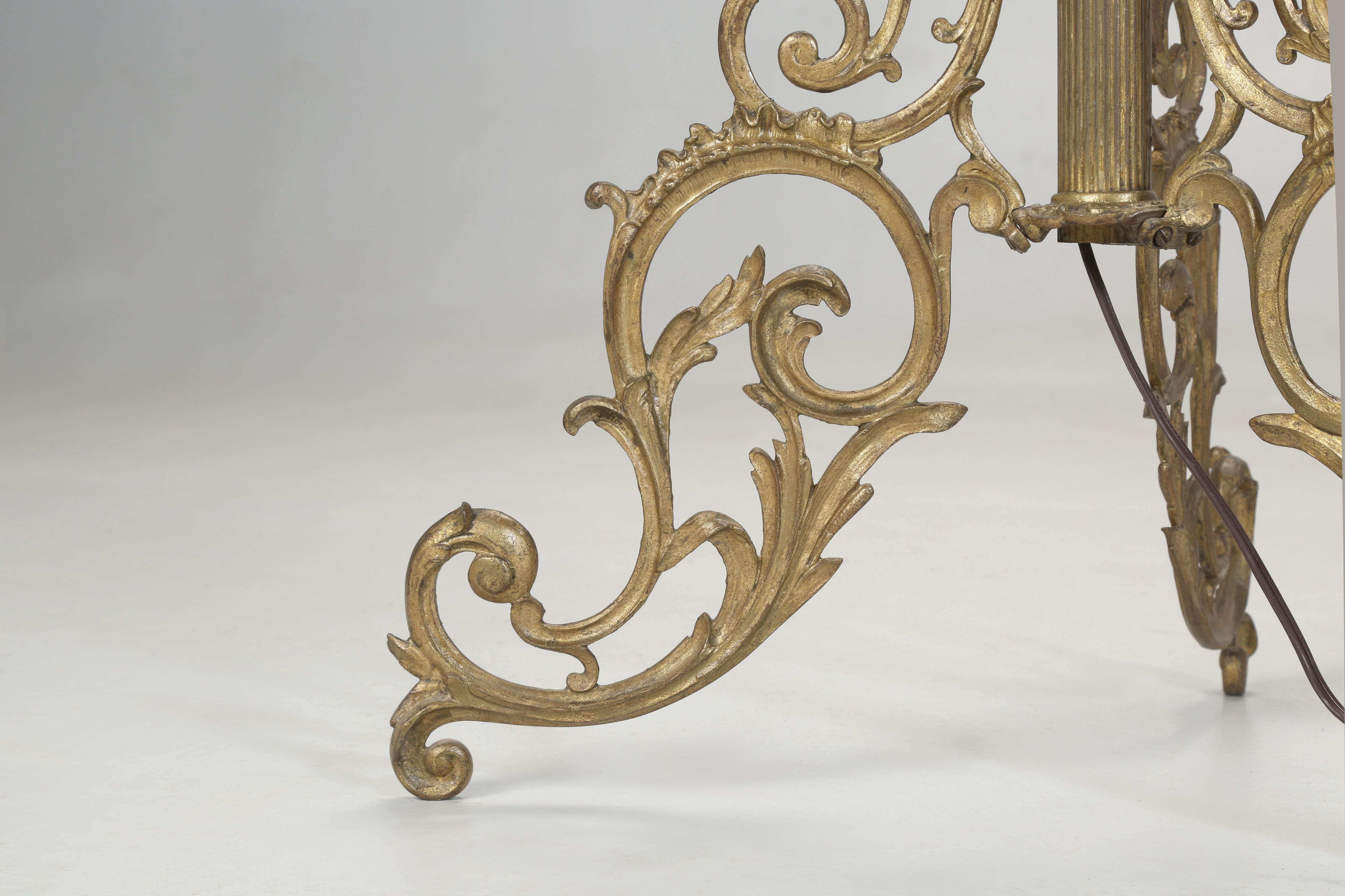 Lampada da terra dorata in stile French Rococo vintage con altezza regolabile in vendita 5