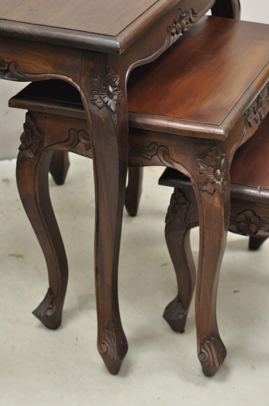 20th Century Vintage French Rococo Style Mahogany Nesting Side Tables - Set of 3 For Sale