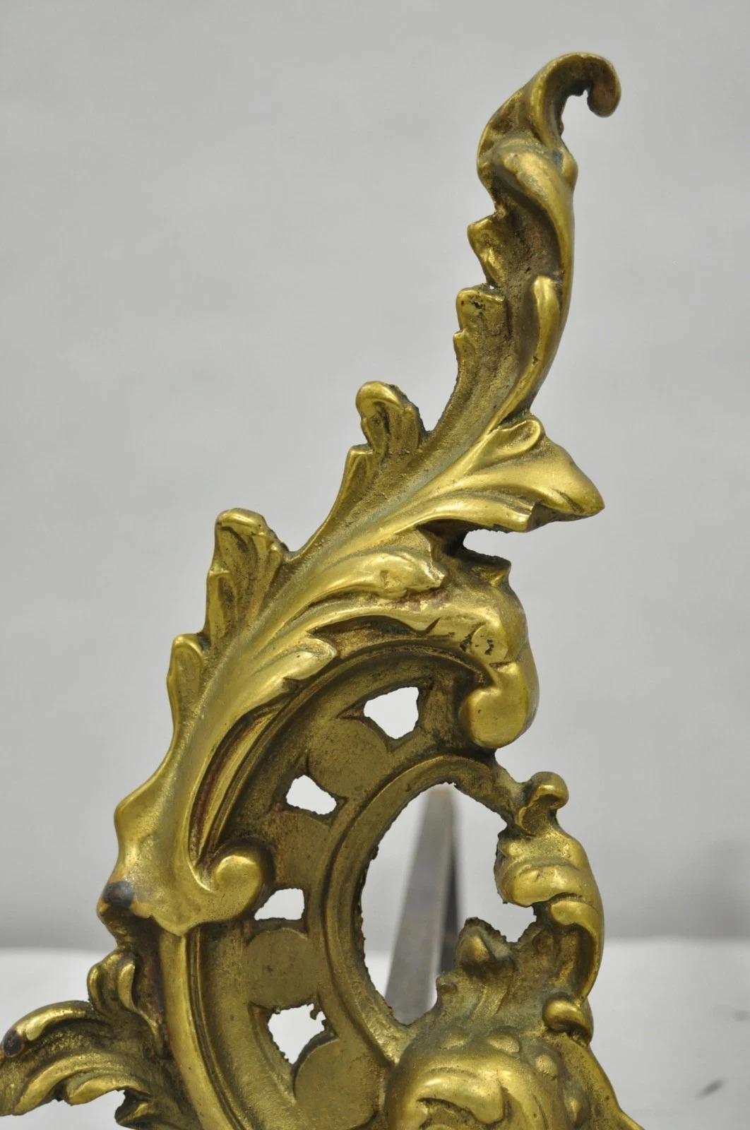 Vintage French Rococo Style Small Brass Bronze Acanthus Leaf Andirons - a Pair In Good Condition For Sale In Philadelphia, PA