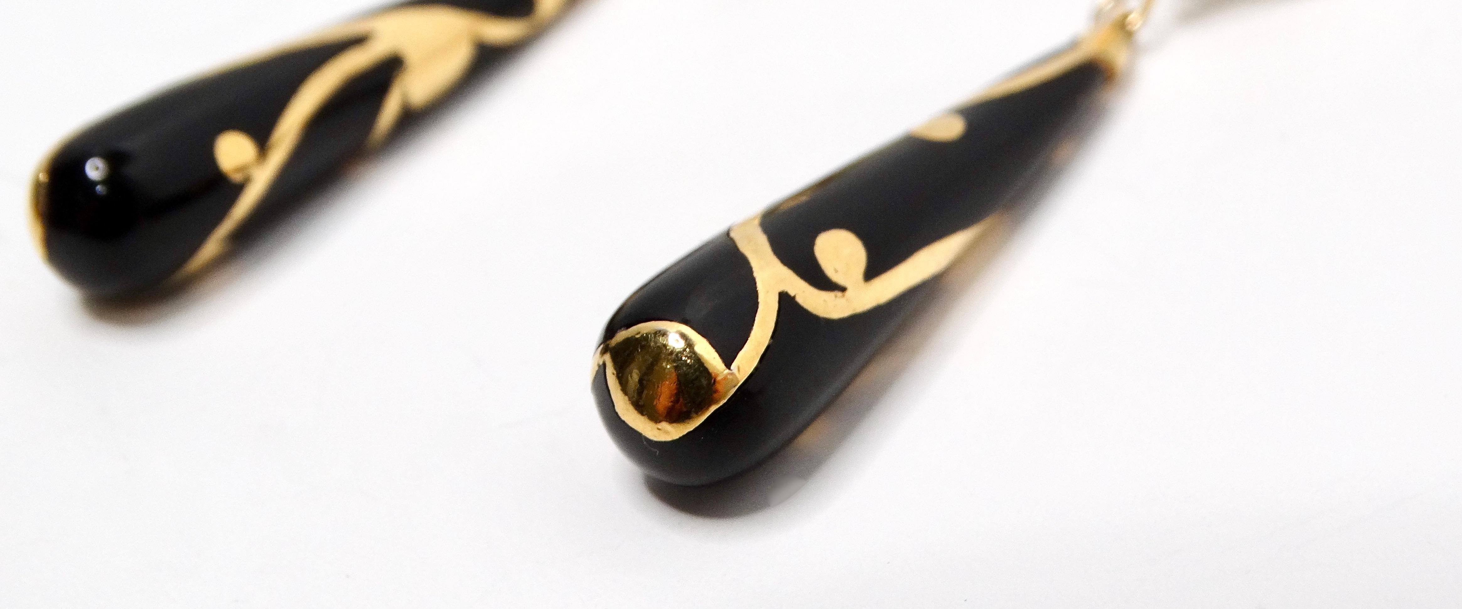 Vintage French Romantic Black Enamel & 18k Gold Plated Dangle Earrings In Good Condition For Sale In Scottsdale, AZ