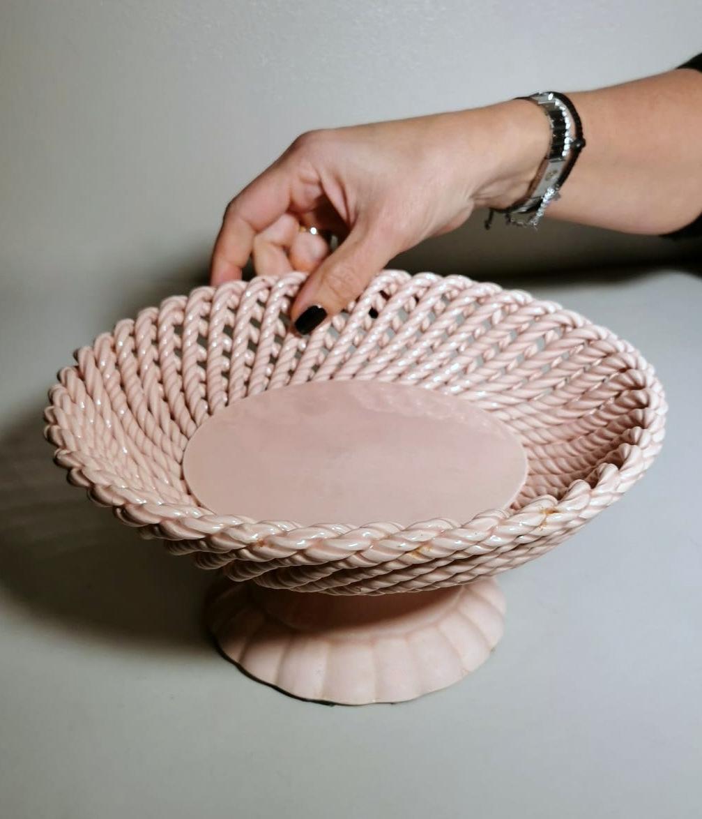 Vintage French Rose Glazed Earthenware Centerpiece Woven Tableware (centrotavola in terracotta) in vendita 8