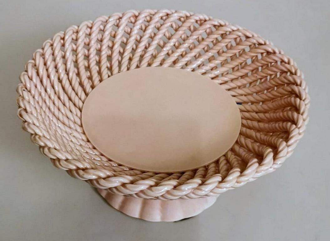 Vintage French Rose Glazed Earthenware Centerpiece Woven Tableware In Good Condition For Sale In Prato, Tuscany