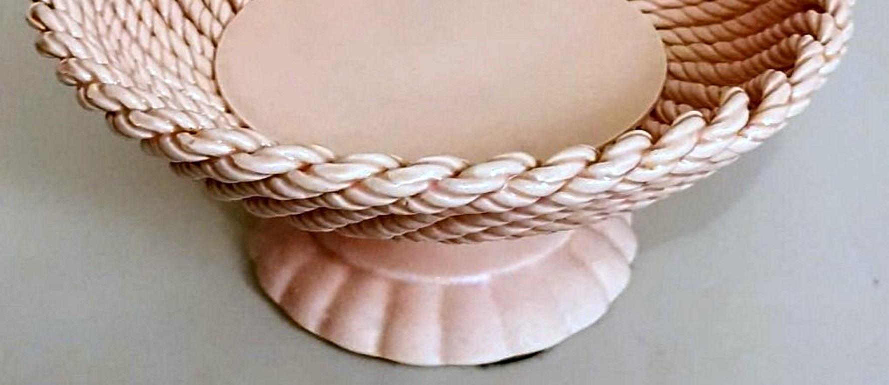 Ceramica Vintage French Rose Glazed Earthenware Centerpiece Woven Tableware (centrotavola in terracotta) in vendita