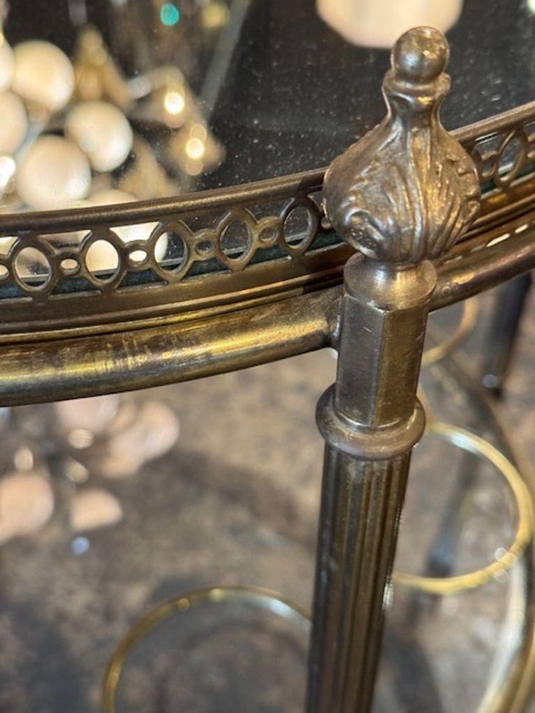Laiton Table à boire ronde en laiton en vente