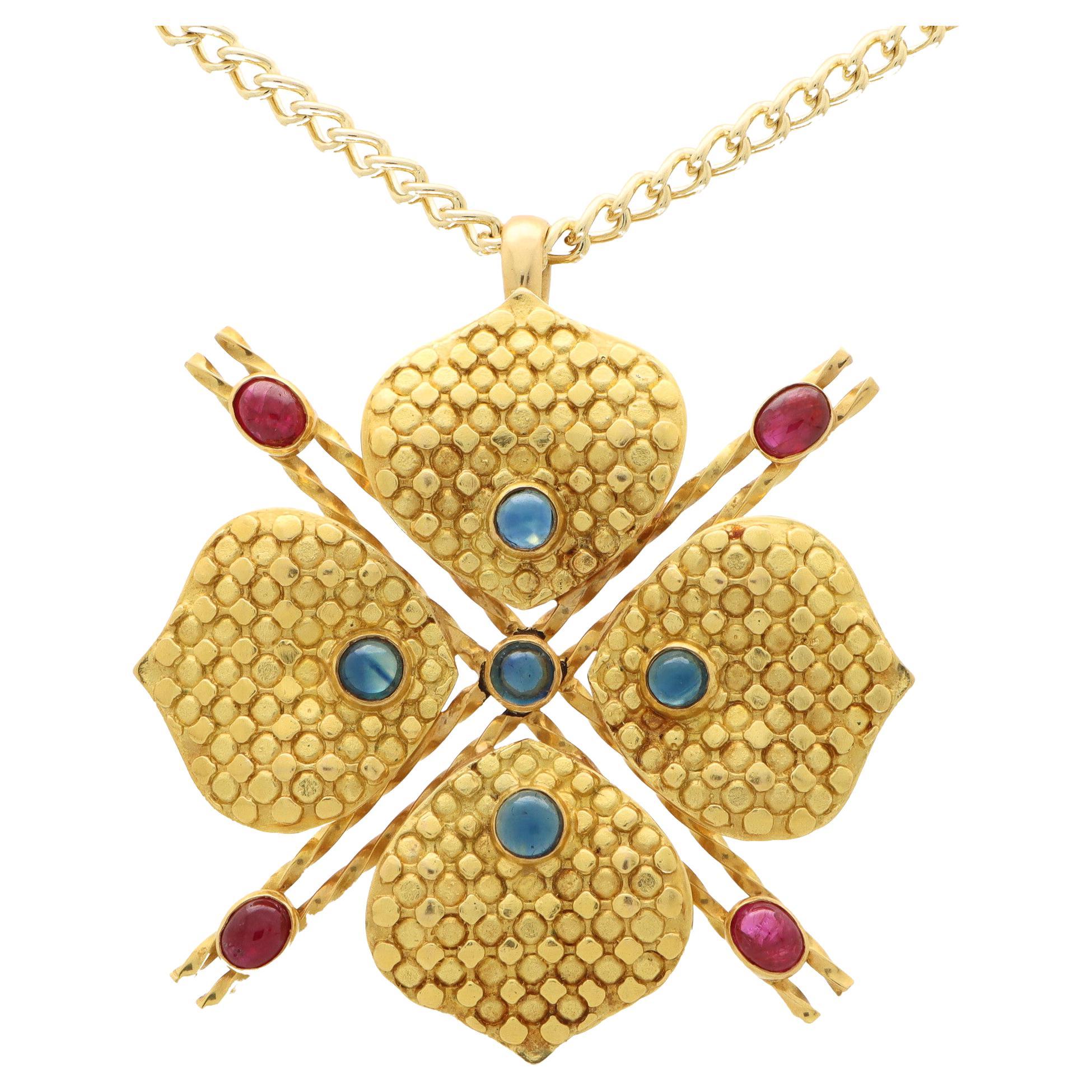 Vintage French Ruby and Sapphire Clover Pendant Set in 18k Yellow Gold  For Sale