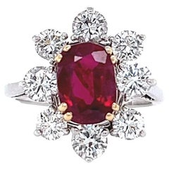Vintage French 1.67 Carat Ruby Diamond 18 Karat White Gold Cluster Ring Vintage French 1.67 Carat Ruby Diamond 18 Karat White Gold Cluster Ring