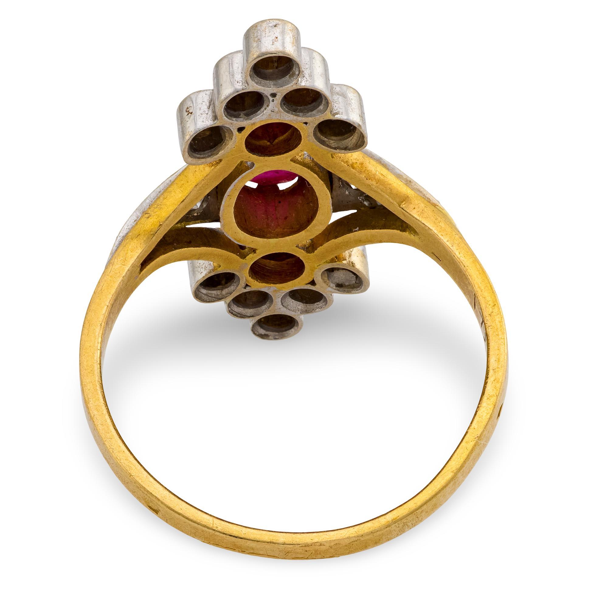 Anello navette francese d'epoca con rubino e diamante in oro giallo 18 carati In condizioni buone in vendita a Beverly Hills, CA