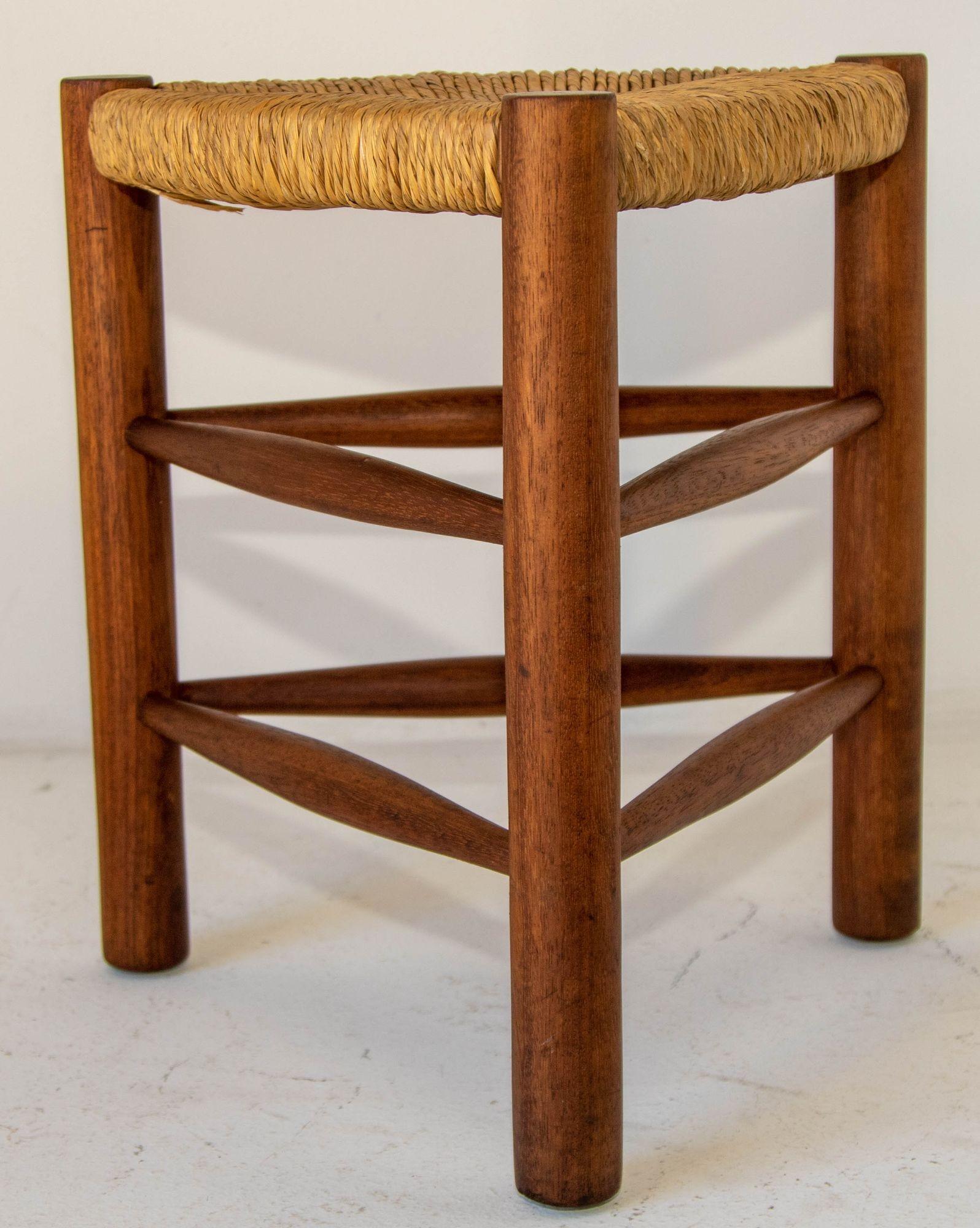 20th Century Vintage French Rush Woven Tripod Wooden Stool 1950 Charlotte Perriand Style For Sale