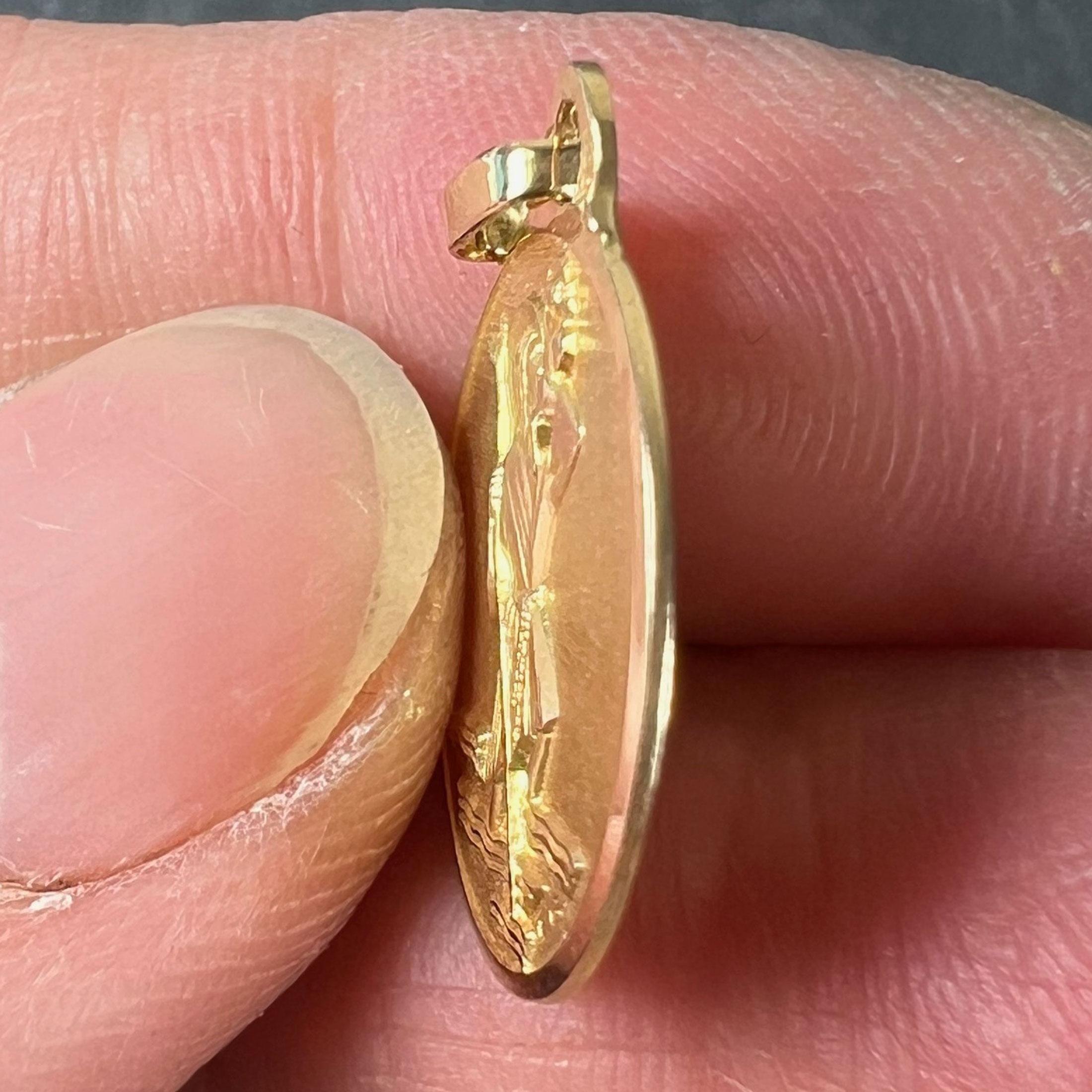 Vintage French Saint Christopher 18K Yellow Gold Charm Pendant Medal in vendita 3