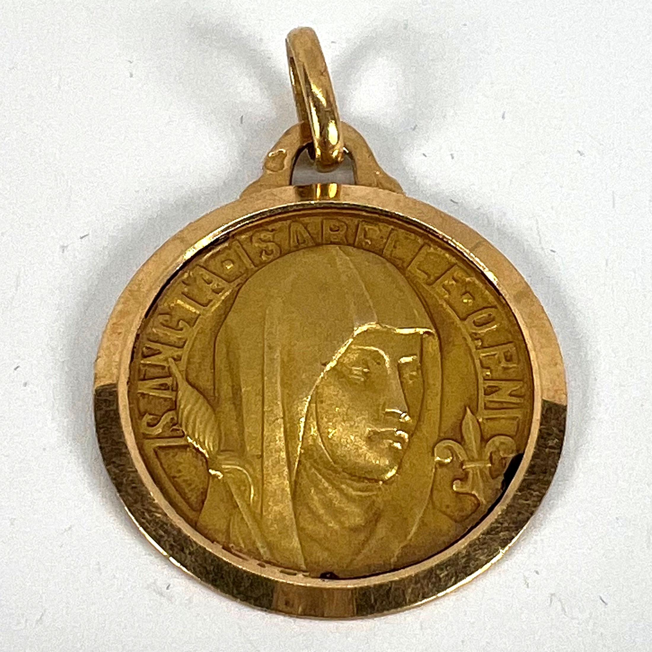 Vintage French Saint Isabelle of France 18 Karat Yellow Gold Medal Charm Pendant For Sale 7