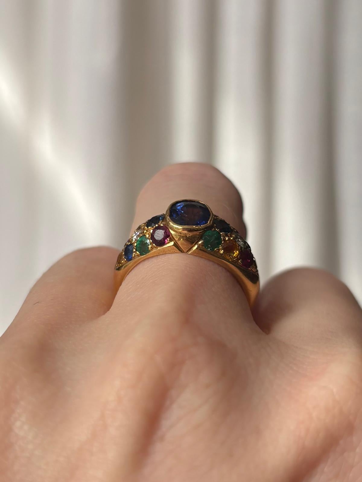 Vintage French Sapphire, Emerald, Ruby and Diamond Bombe Ring in 18k Yellow Gold For Sale 5