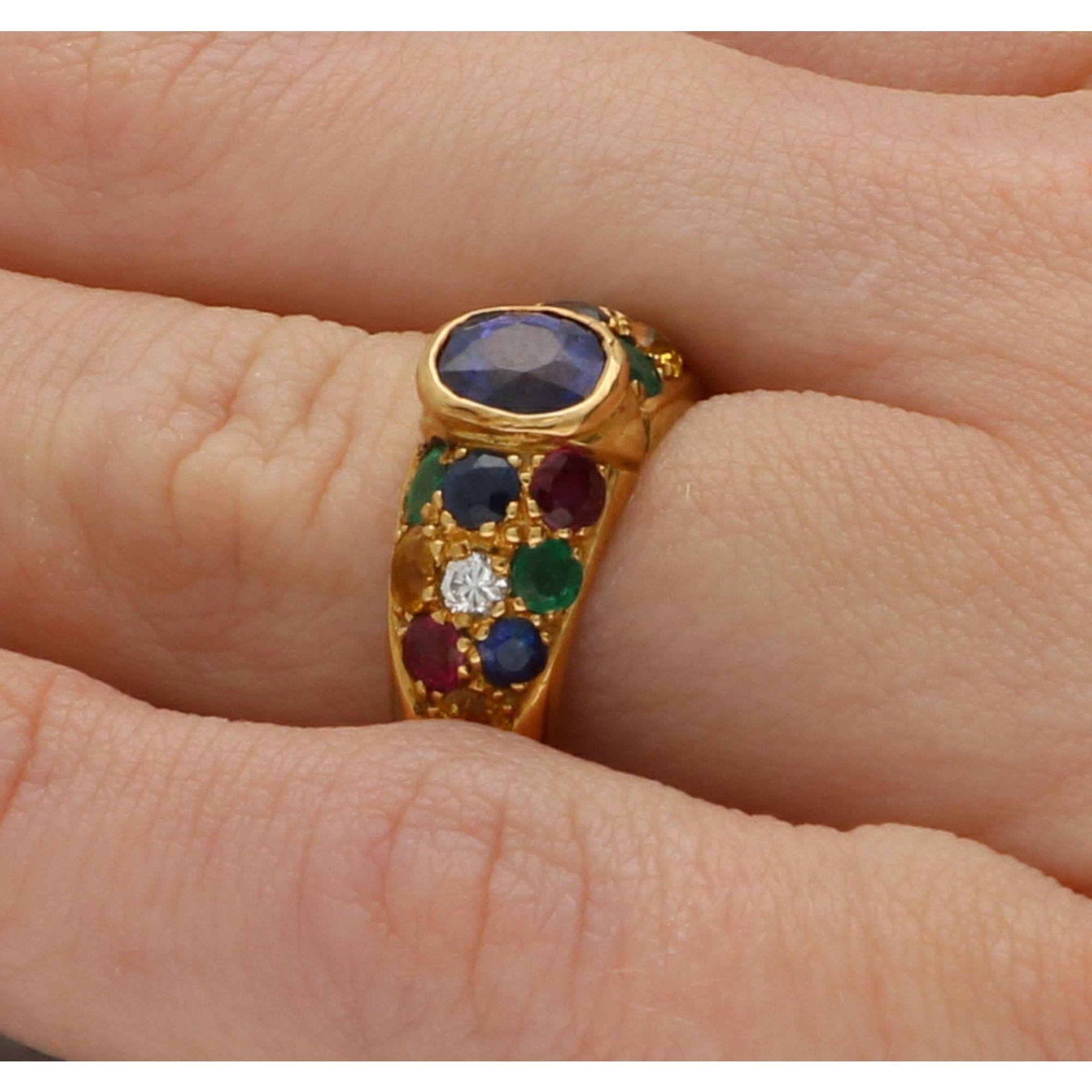 Vintage French Sapphire, Emerald, Ruby and Diamond Bombe Ring in 18k Yellow Gold For Sale 2