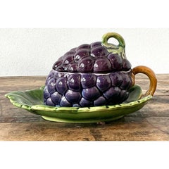 Ciotola con coperchio in ceramica smaltata francese d'epoca di Sarreguemines