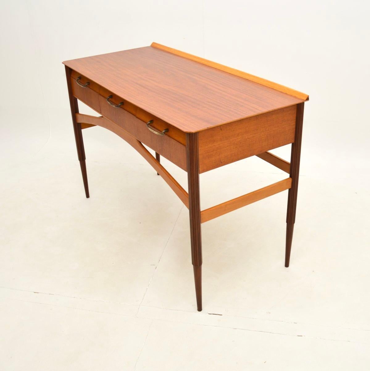 Français Bureau / Console Vintage en bois satiné français en vente
