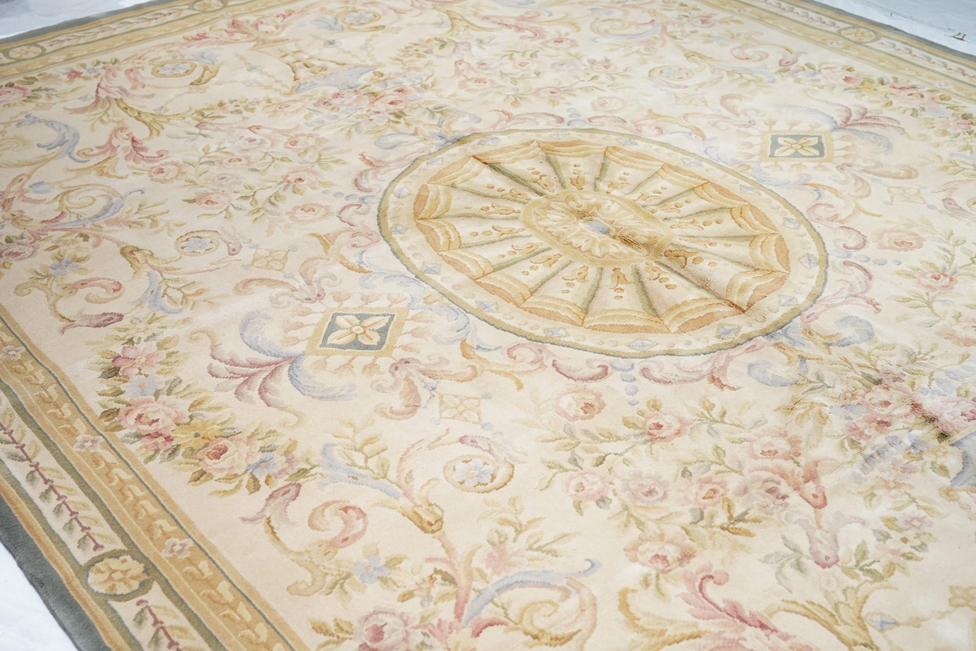 Vintage French Savonnerie Rug 9' x 12' 1