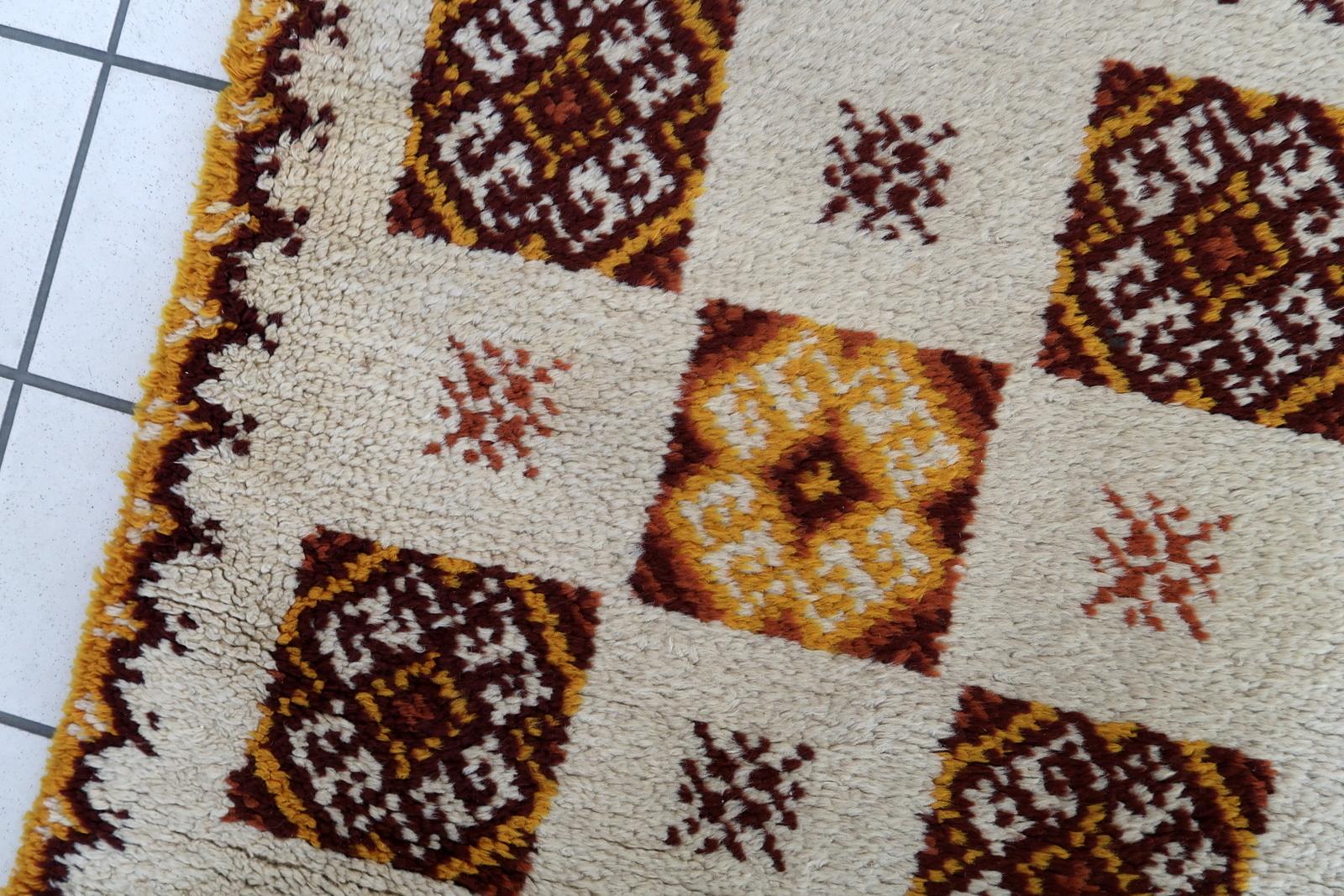 Woven Vintage French Savonnerie Rug, 1960s, 1C817 For Sale