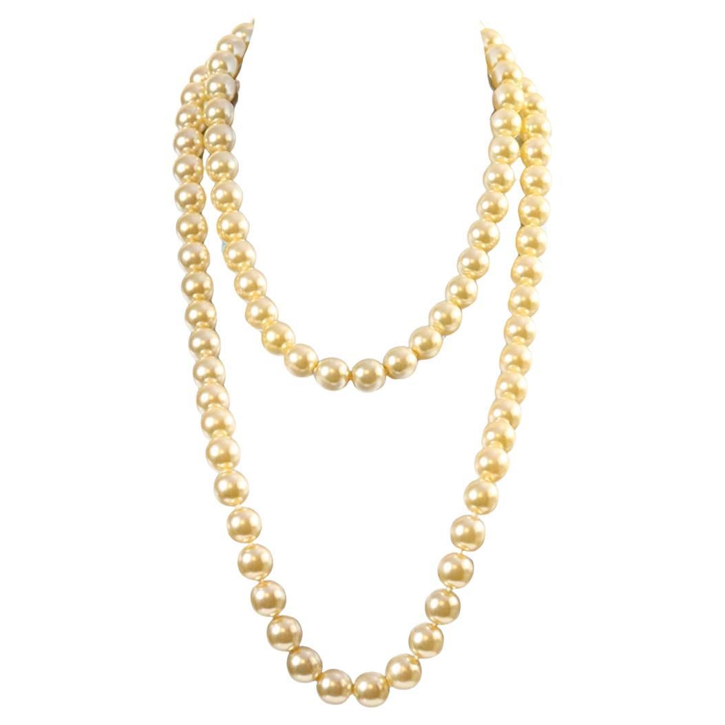 Collier de fausses perles vintage français Circa 1980 en vente 3
