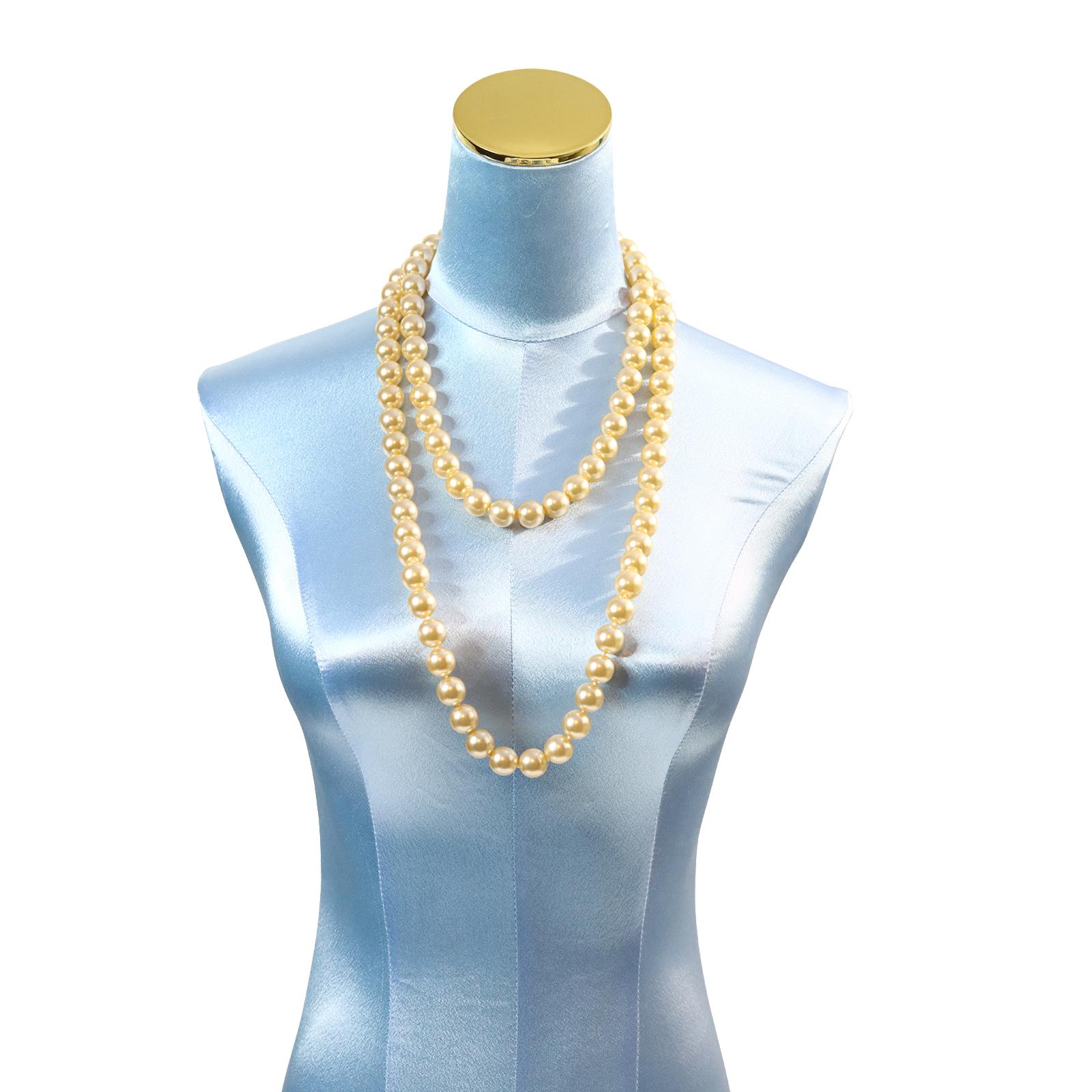 Vintage French Single Strand of Faux Pearls Necklace Circa 1980s In Good Condition For Sale In New York, NY