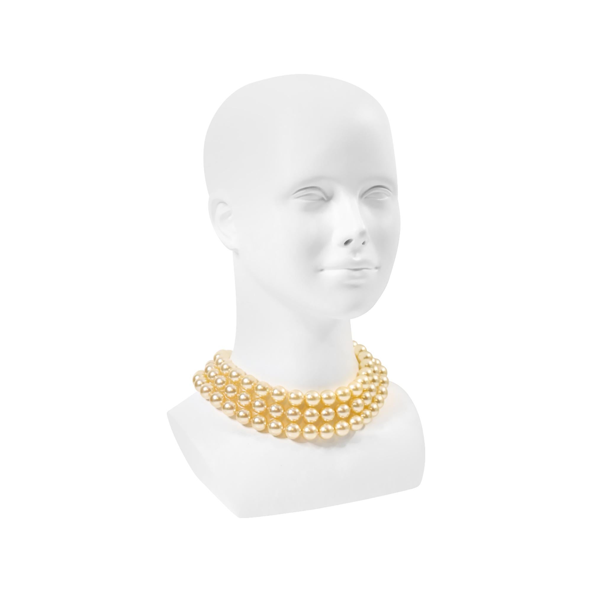 Moderne Collier de fausses perles vintage français Circa 1980 en vente