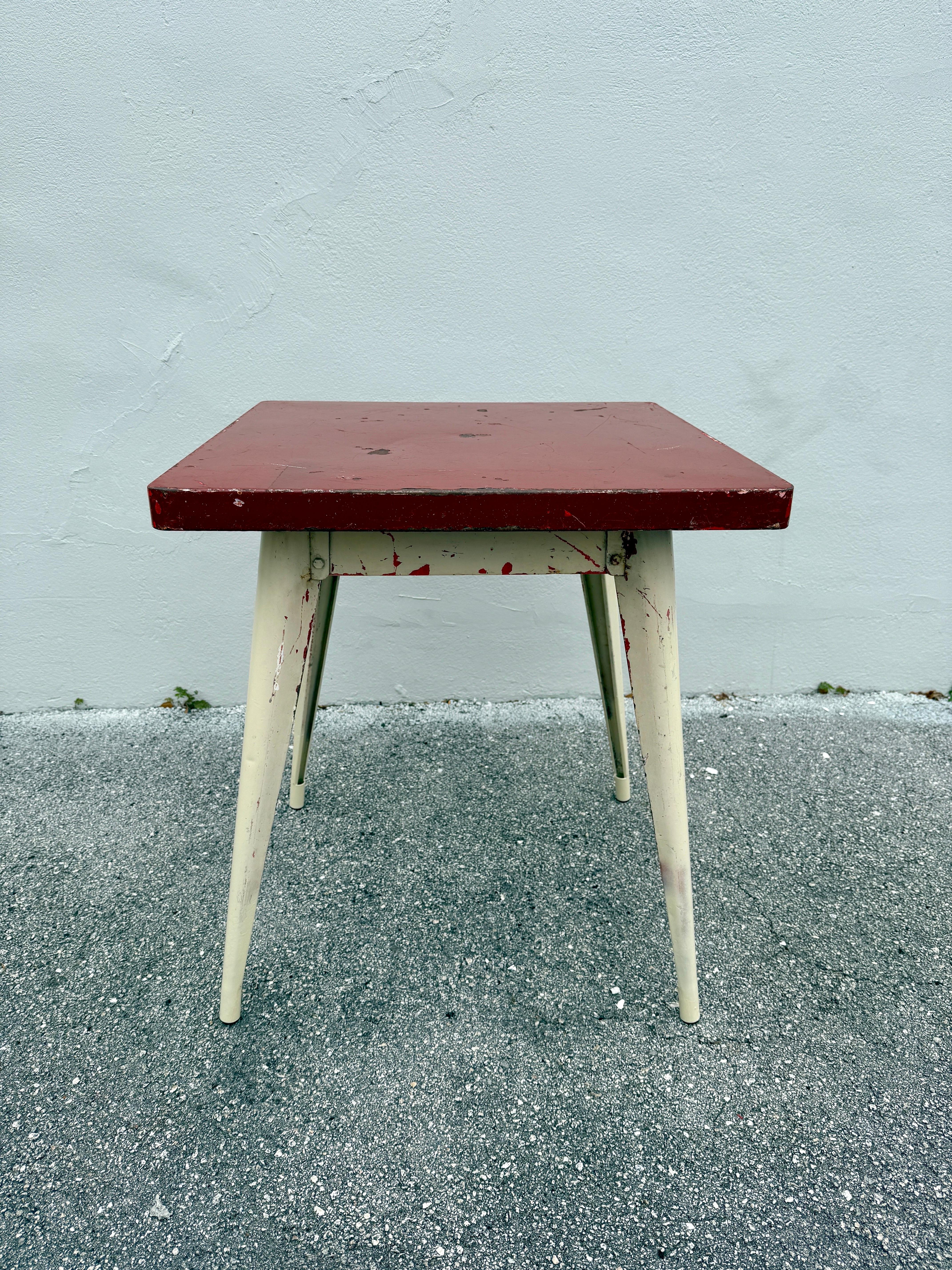 Table de bistrot carrée française vintage Xavier Pauchard Bon état - En vente à North Miami, FL