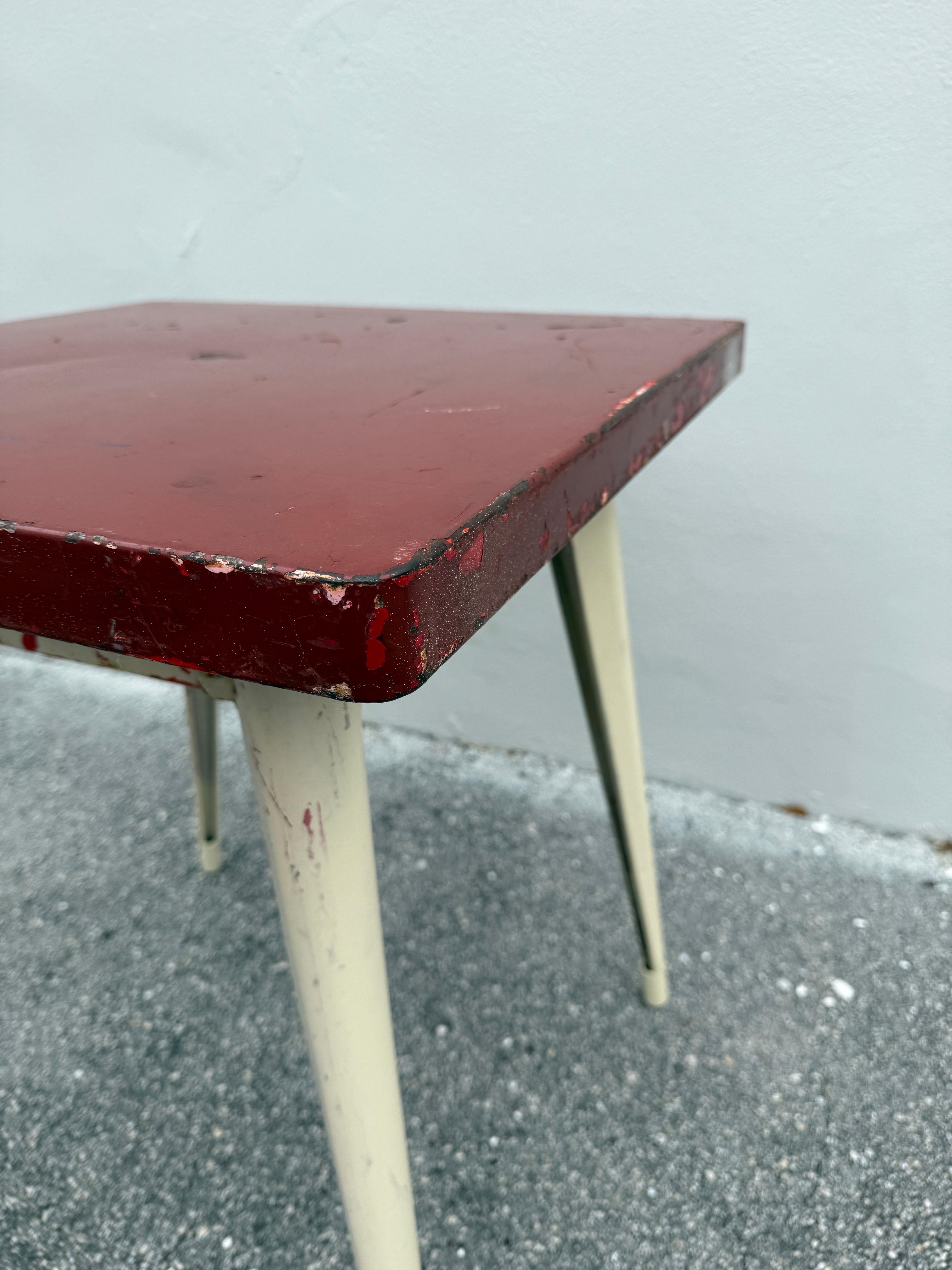 Milieu du XXe siècle Table de bistrot carrée française vintage Xavier Pauchard en vente