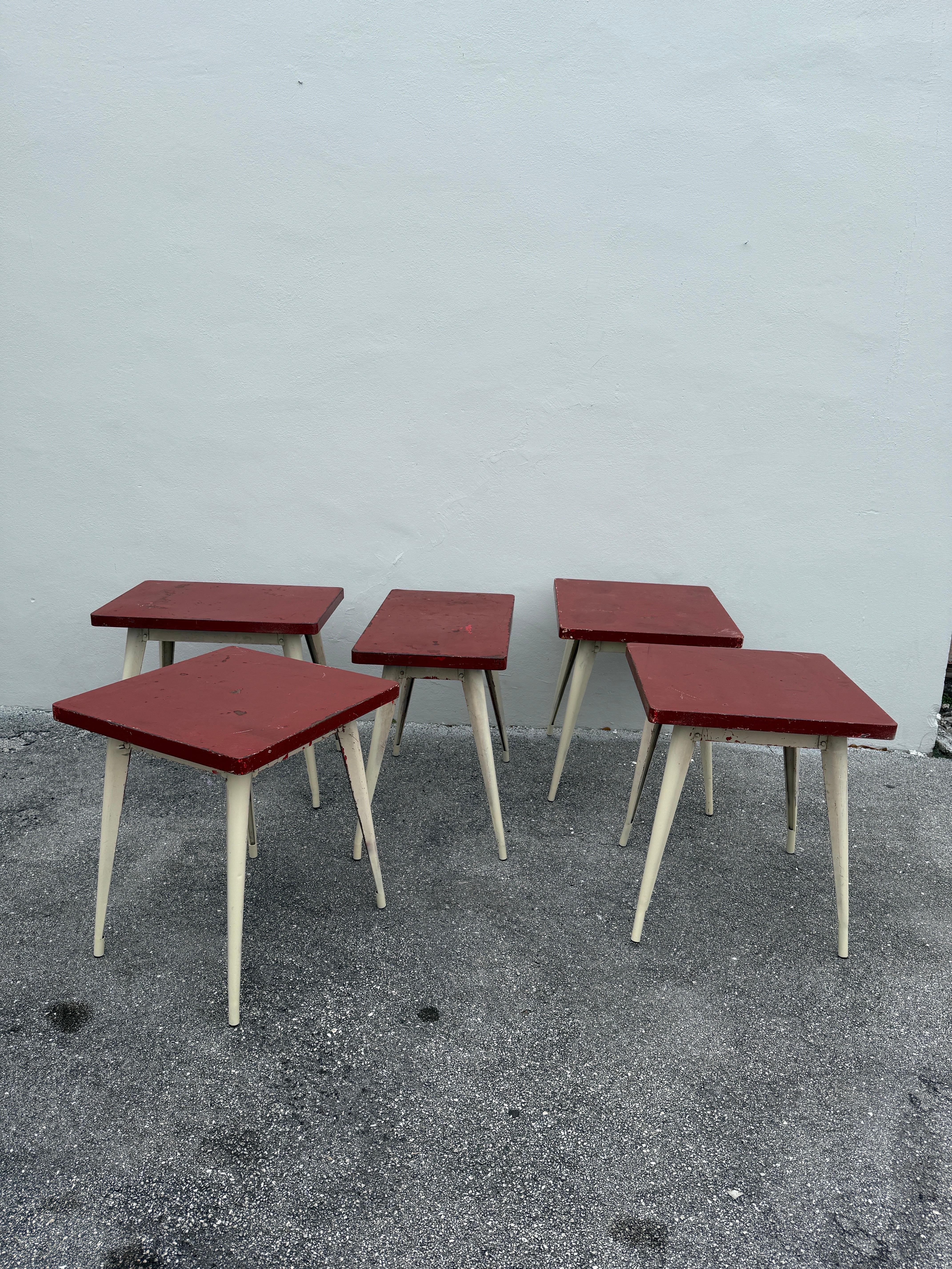 Métal Table de bistrot carrée française vintage Xavier Pauchard en vente