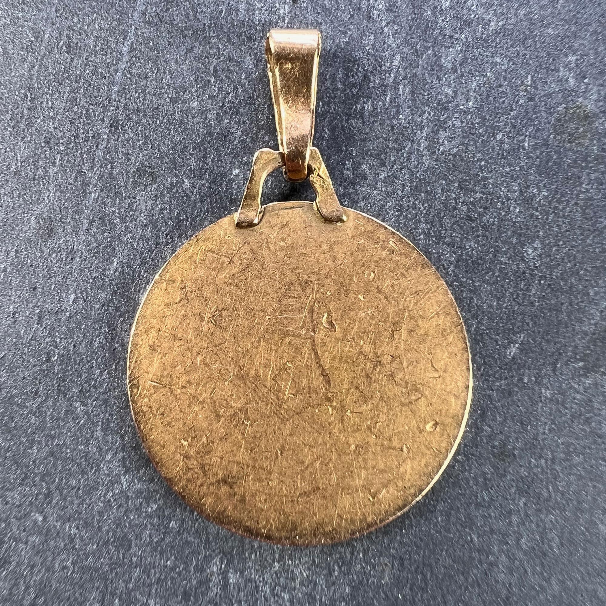 Vintage French St Christopher 18k Yellow Gold Charm Pendant In Good Condition For Sale In London, GB