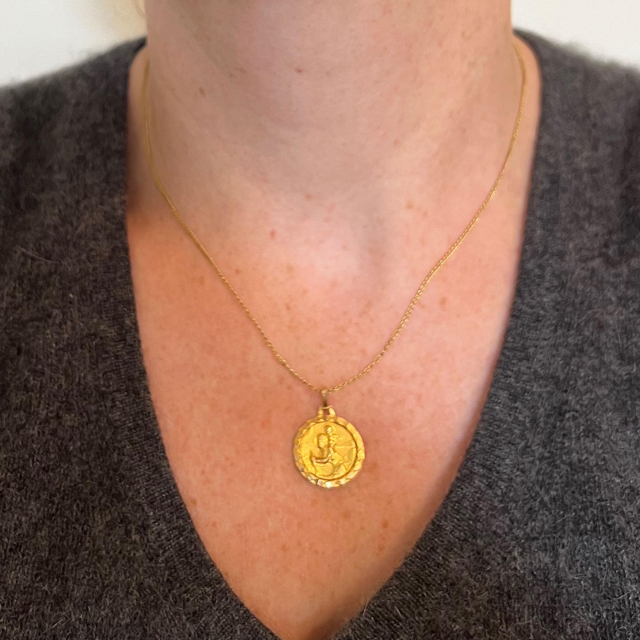 Women's or Men's Vintage French St Christopher 18K Yellow Gold Charm Pendant For Sale
