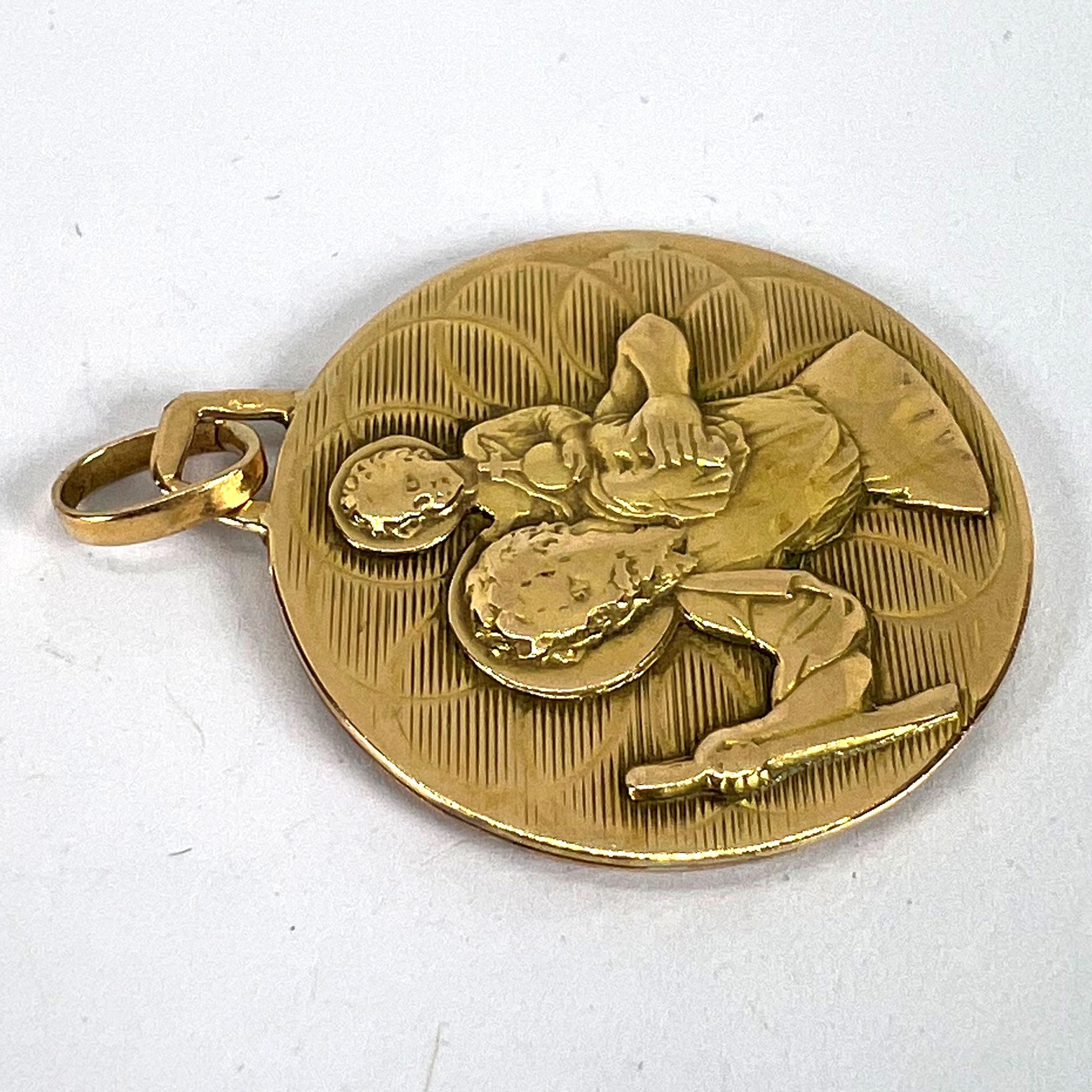Colgante vintage de medalla francesa de doble cara de San Cristóbal de oro amarillo de 18 quilates en venta 10