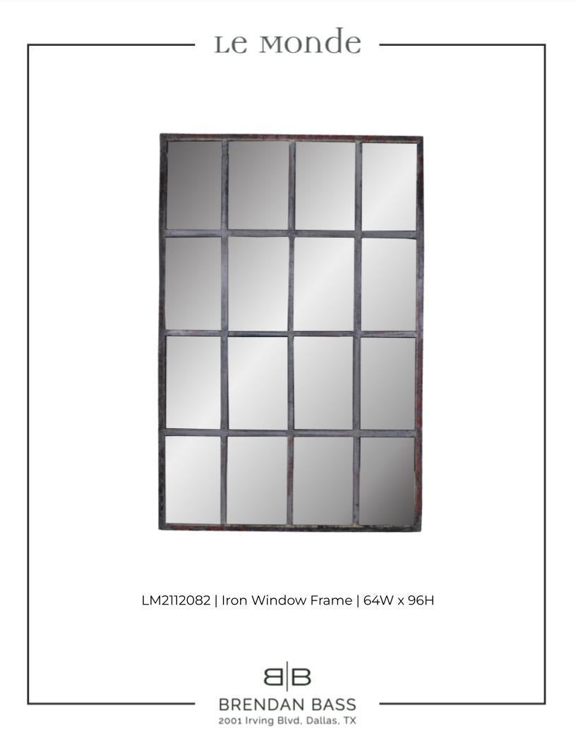 20ième siècle Cadre de fenêtre en acier français vintage comme miroir avec patine de peinture d'origine  en vente