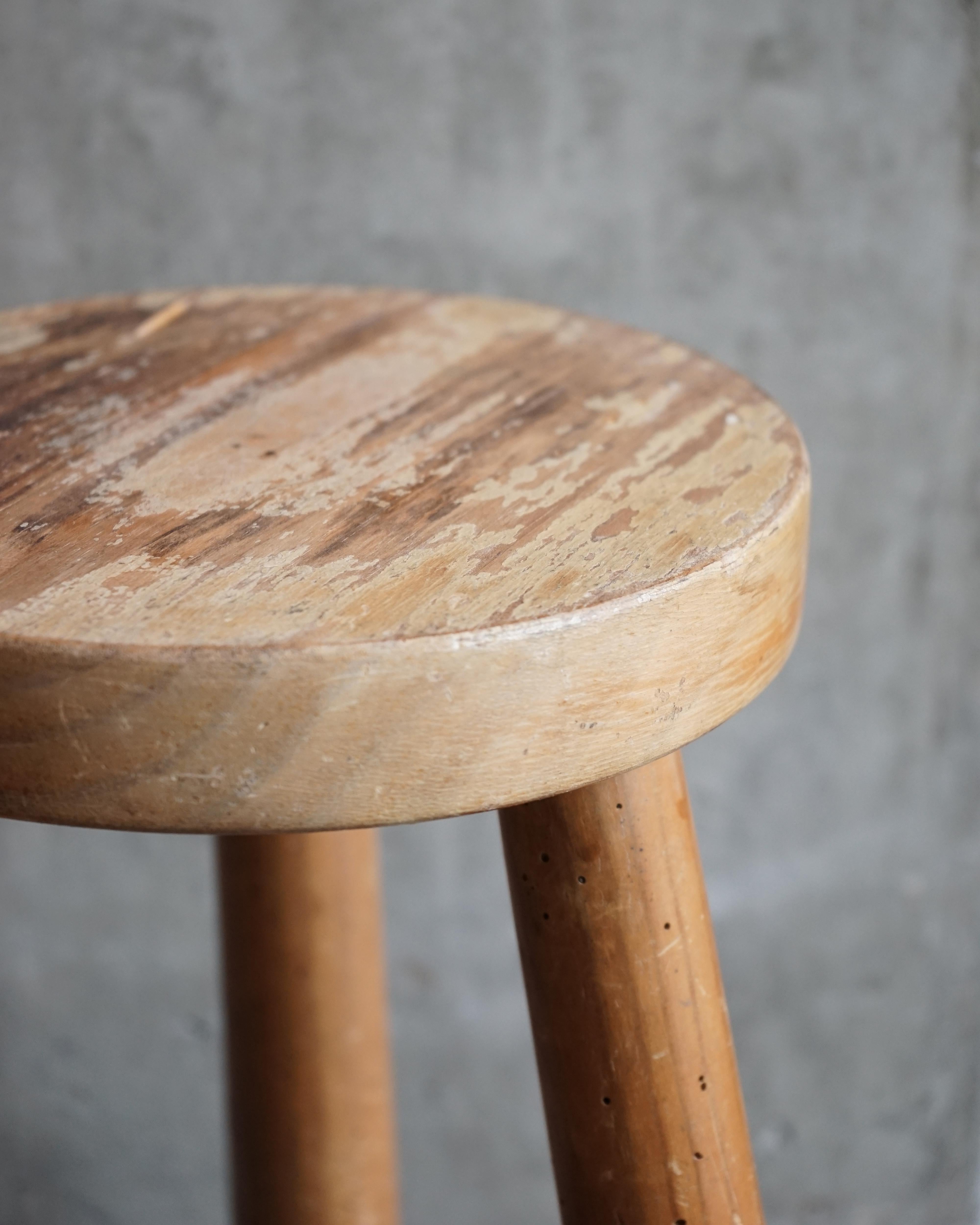 Vintage French Stool, 1940's, Tripod Stool with Excellent Patina Perriand Style In Good Condition For Sale In Los Angeles, CA