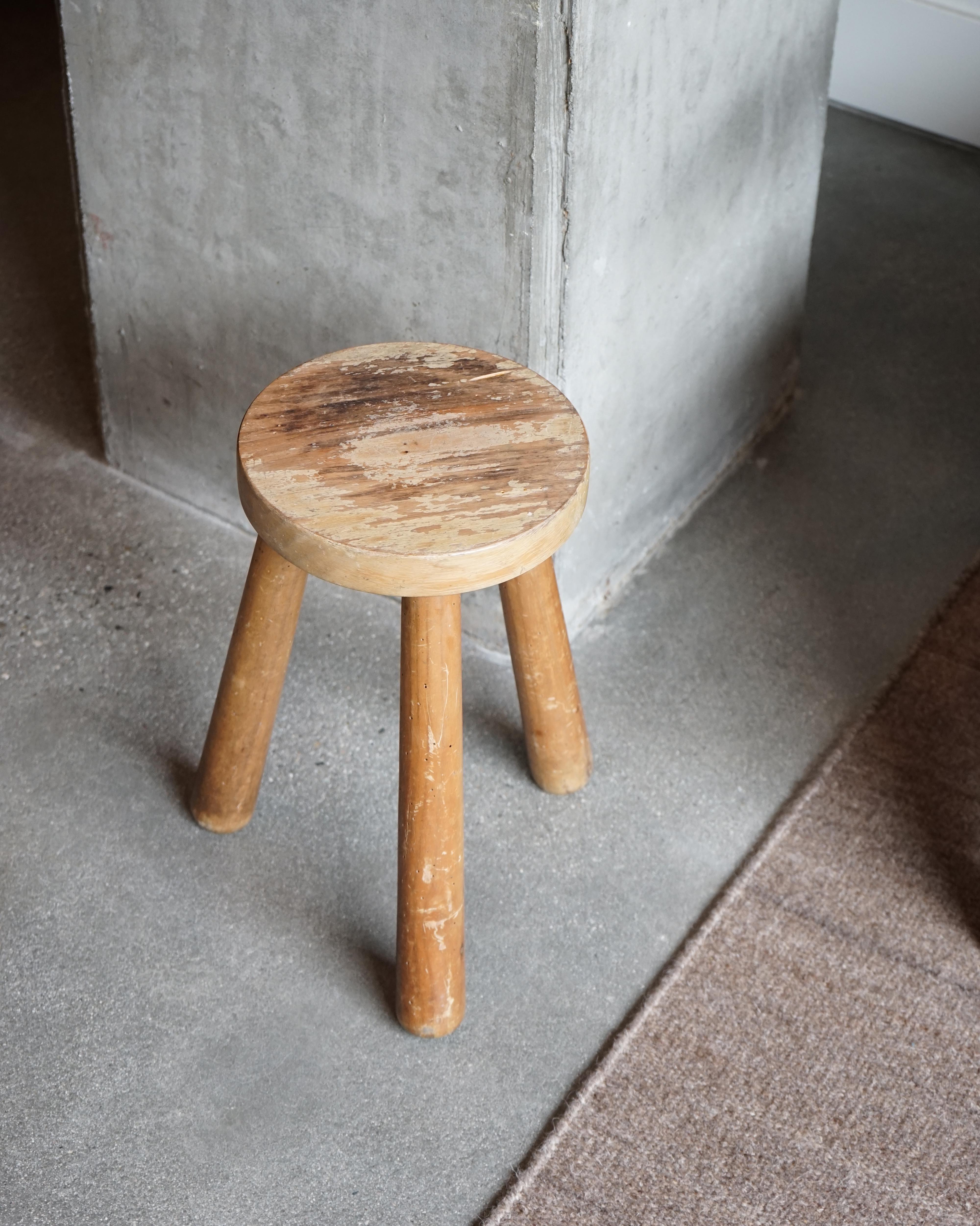 Vintage French Stool, 1940's, Tripod Stool with Excellent Patina Perriand Style For Sale 2