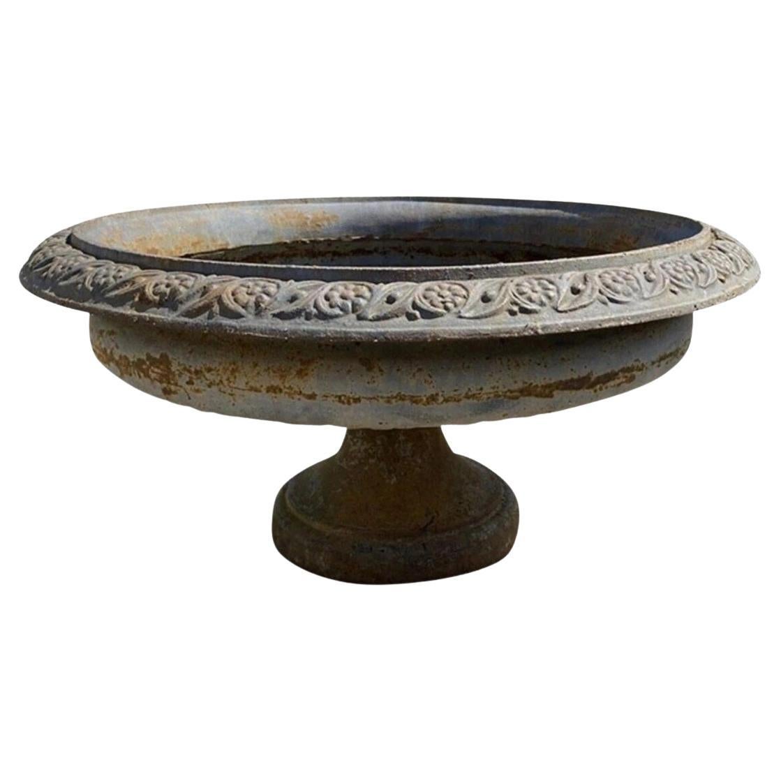 Jardinera redonda de hierro fundido de estilo francés vintage, baja y ancha, de 34" para exteriores en venta