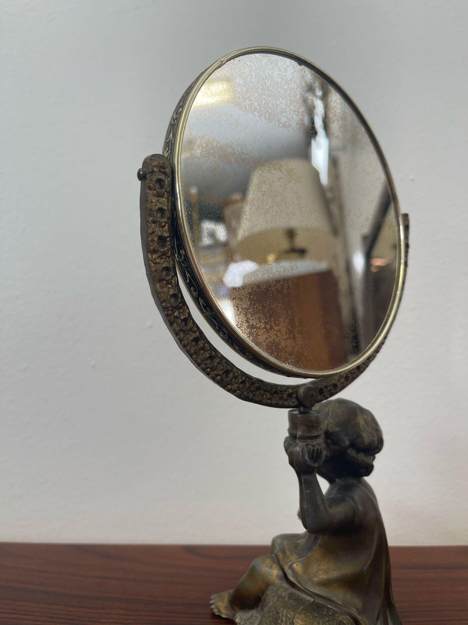 Verre Vintage French Style Double Side Vanity Mirror With Cherub Sculpture Stand. en vente