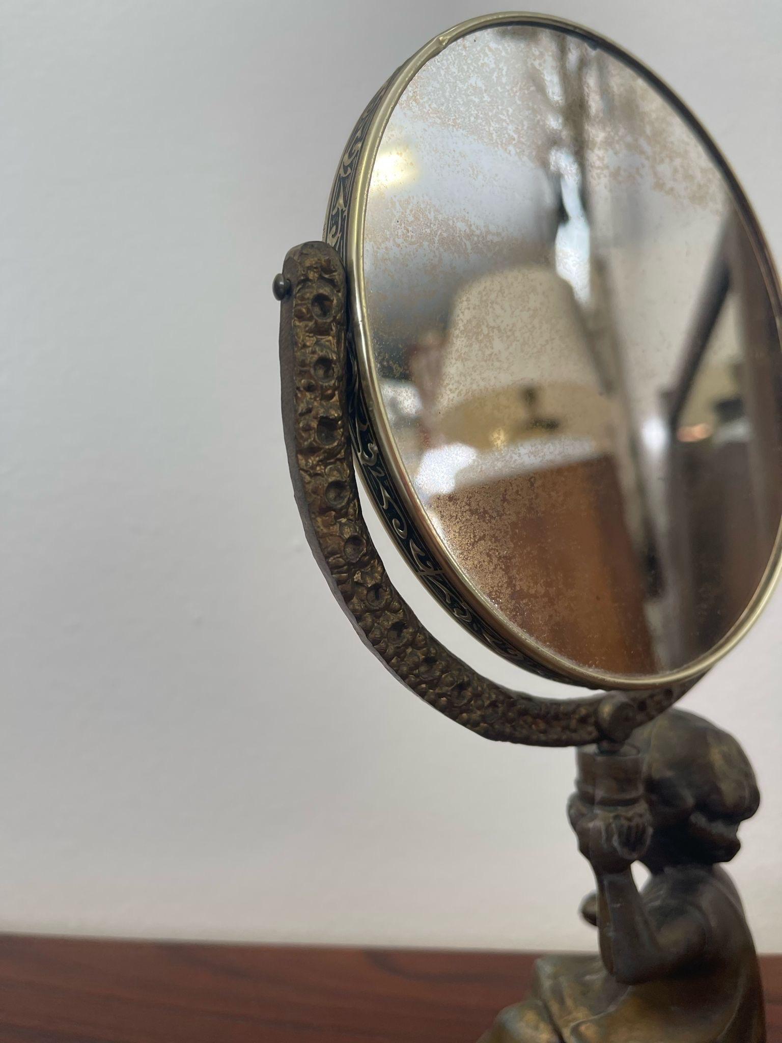 Vintage French Style Double Side Vanity Mirror With Cherub Sculpture Stand. en vente 2