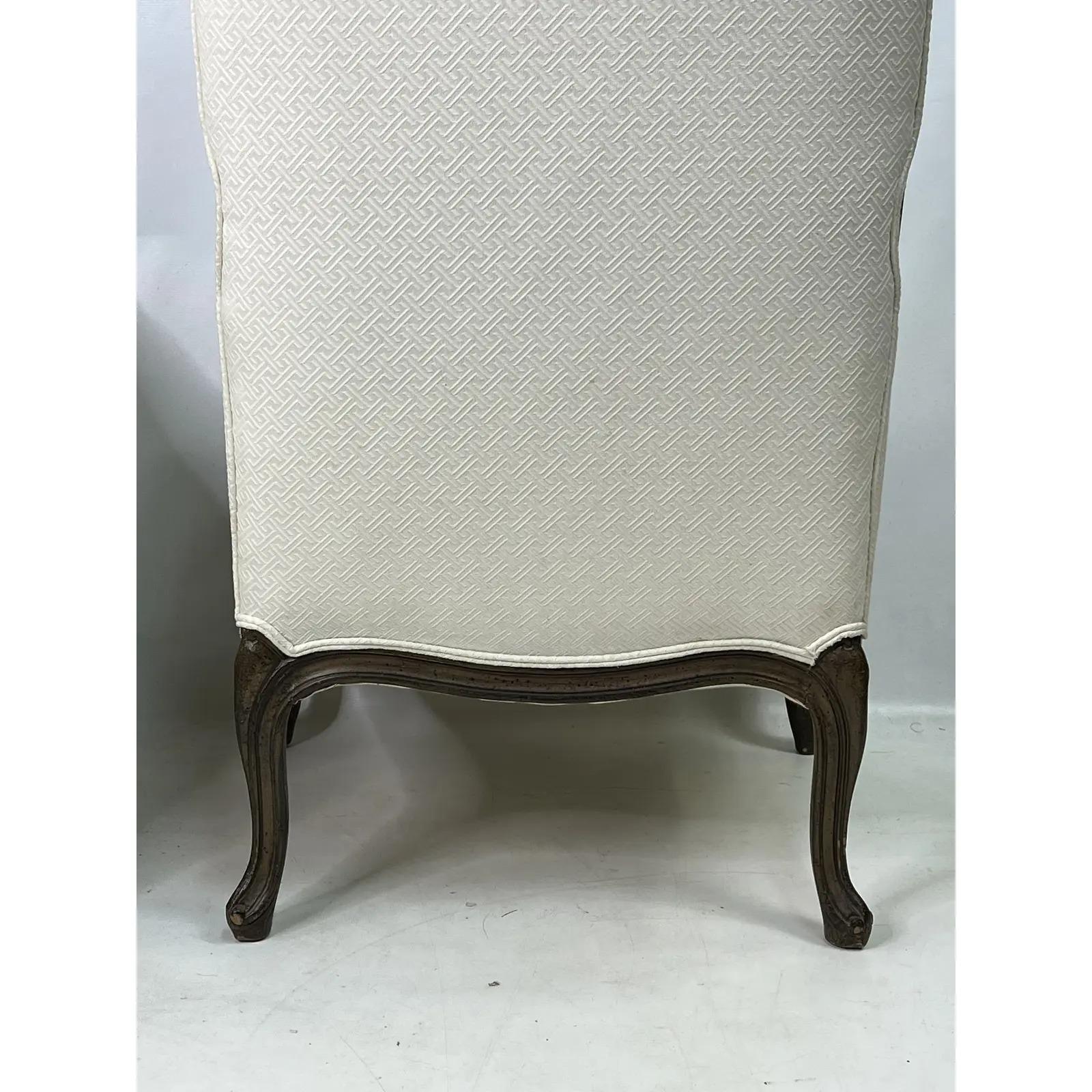 Sedie a trono con schienale alto in stile francese vintage, una coppia in vendita 3