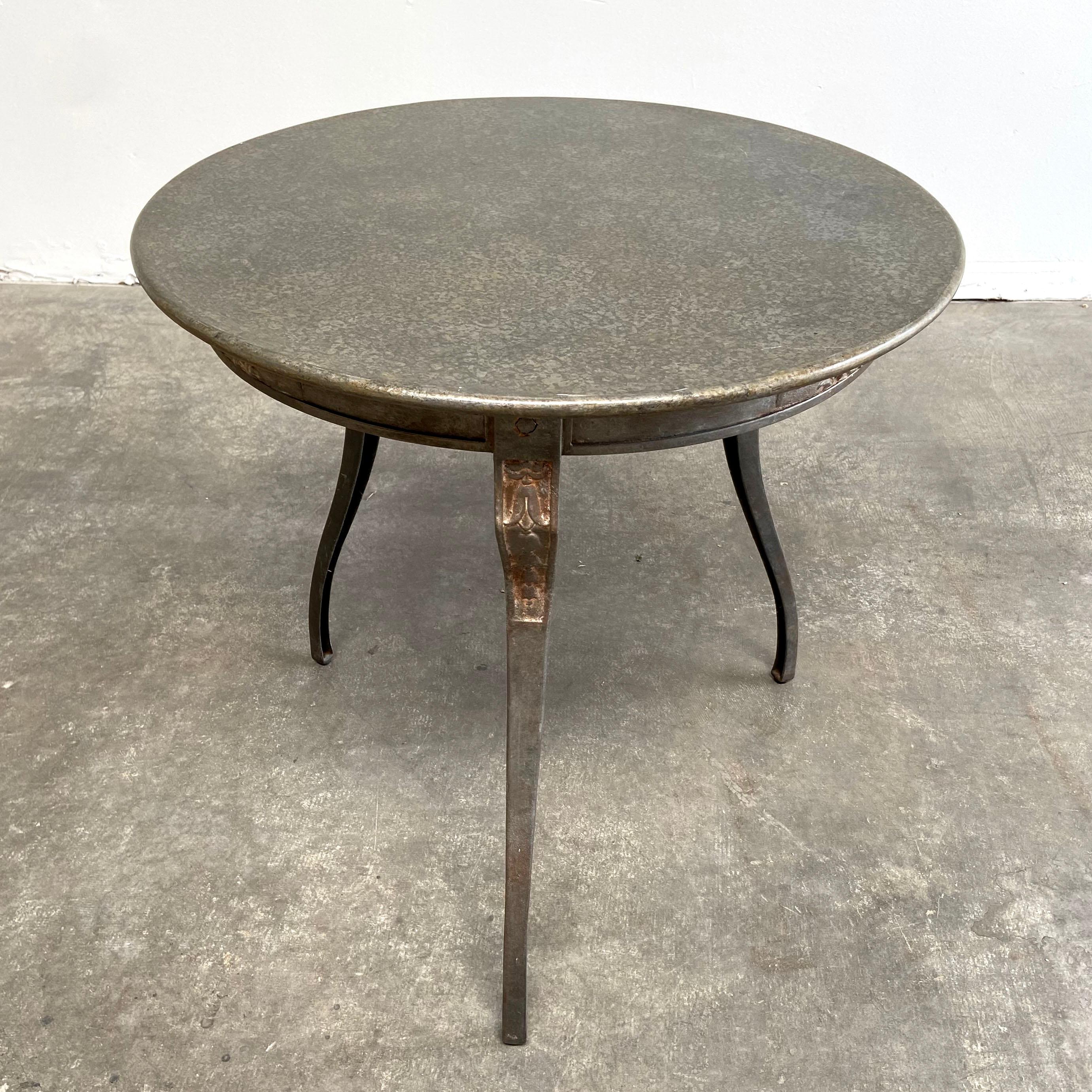 Iron Vintage French Style Metal Table with Ribbon Carving