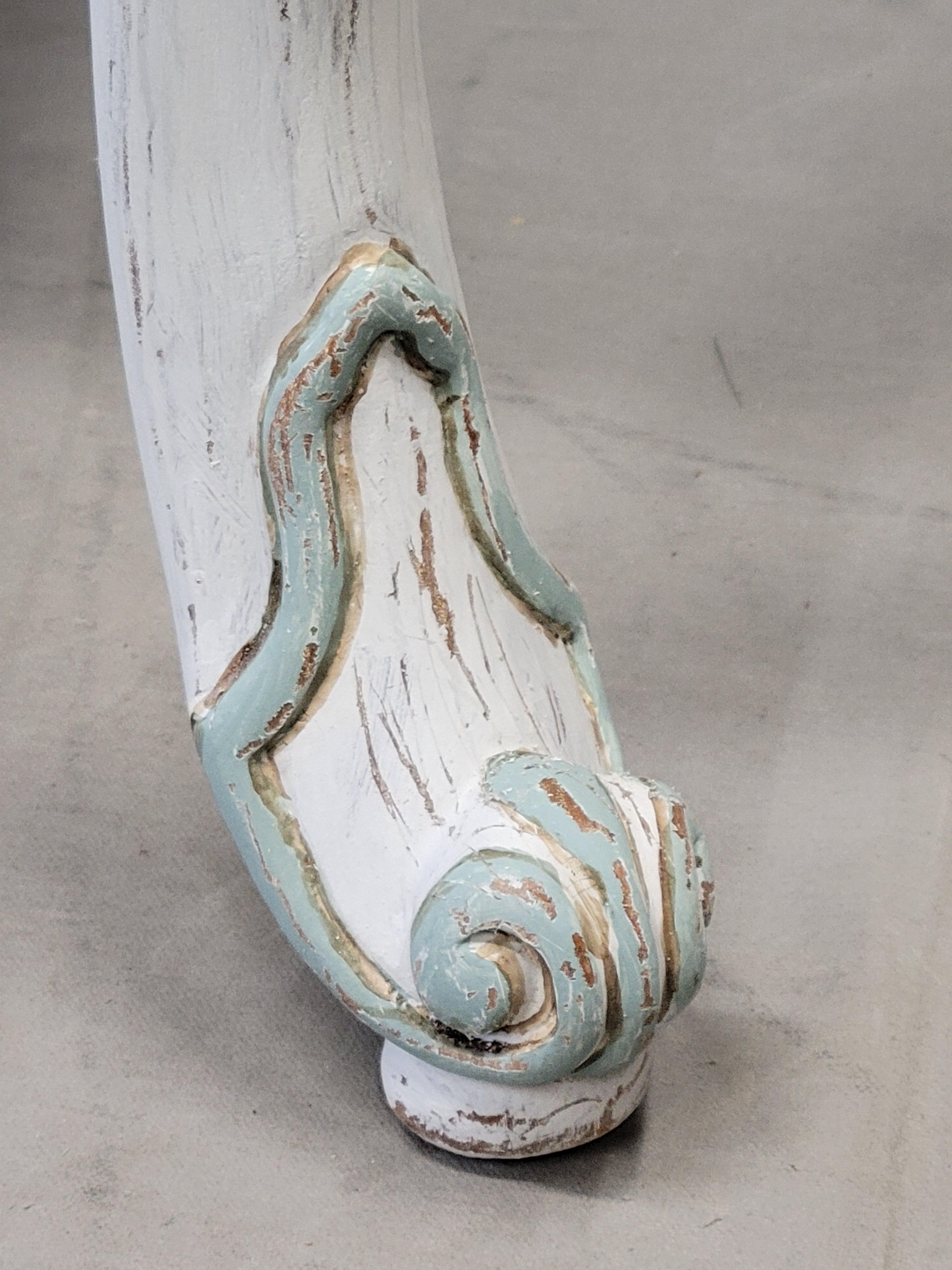 Mesa consola cabriole pintada estilo francés vintage Siglo XXI y contemporáneo en venta