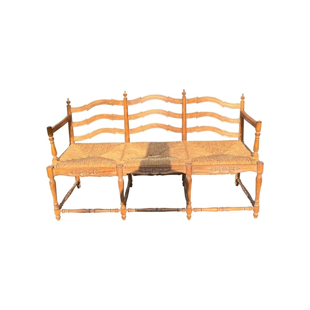 Vintage French Style Pine Bench Settee With Rope Rattan Has Cushion In condizioni buone in vendita a Saddle River, NJ