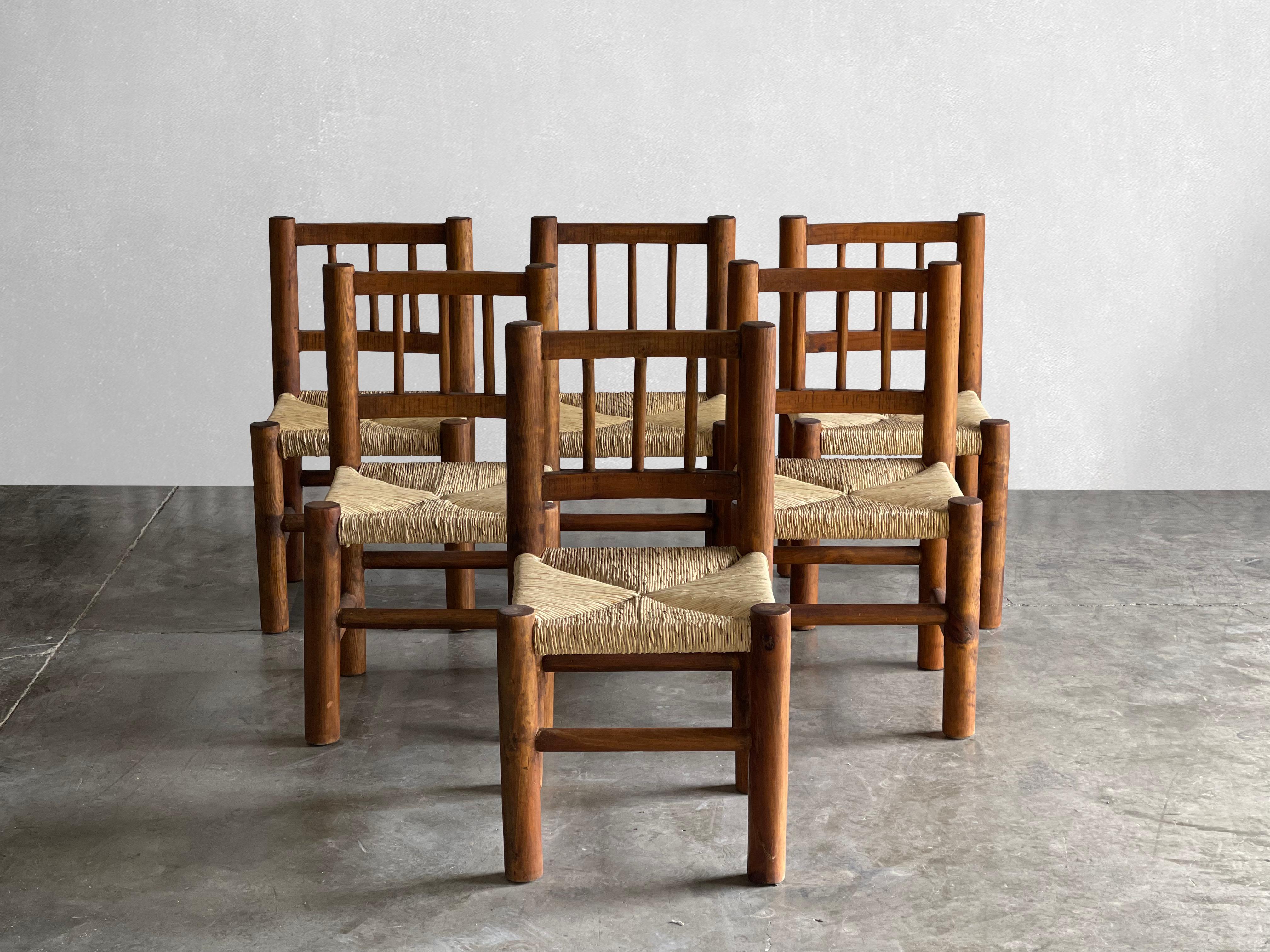 Vintage French Style Primitive Rush and Wood Dining Chairs Set of 6 In Good Condition In St Louis Park, MN
