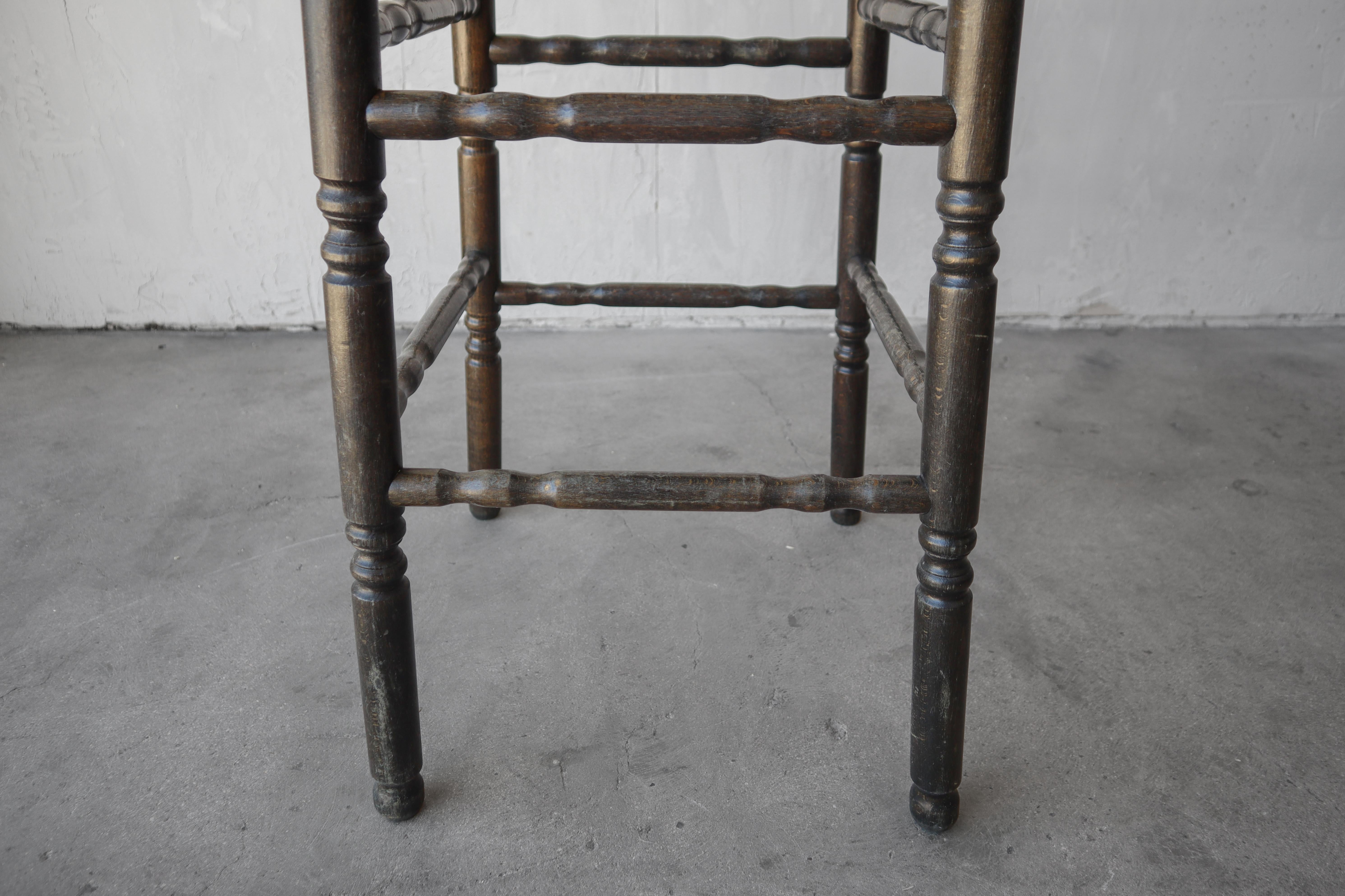 Tabourets de bar de style français en jonc - Lot de 6 en vente 2