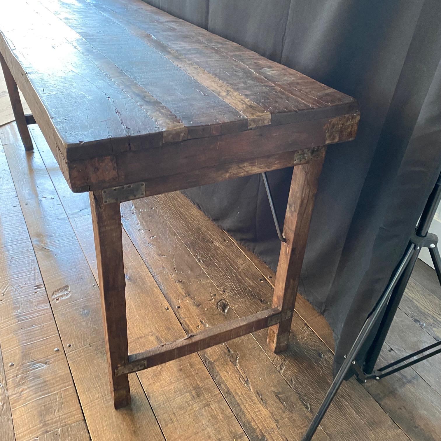 Table de travail ou de salle à manger de style français vintage rustique en bois et fer Bon état - En vente à Hopewell, NJ