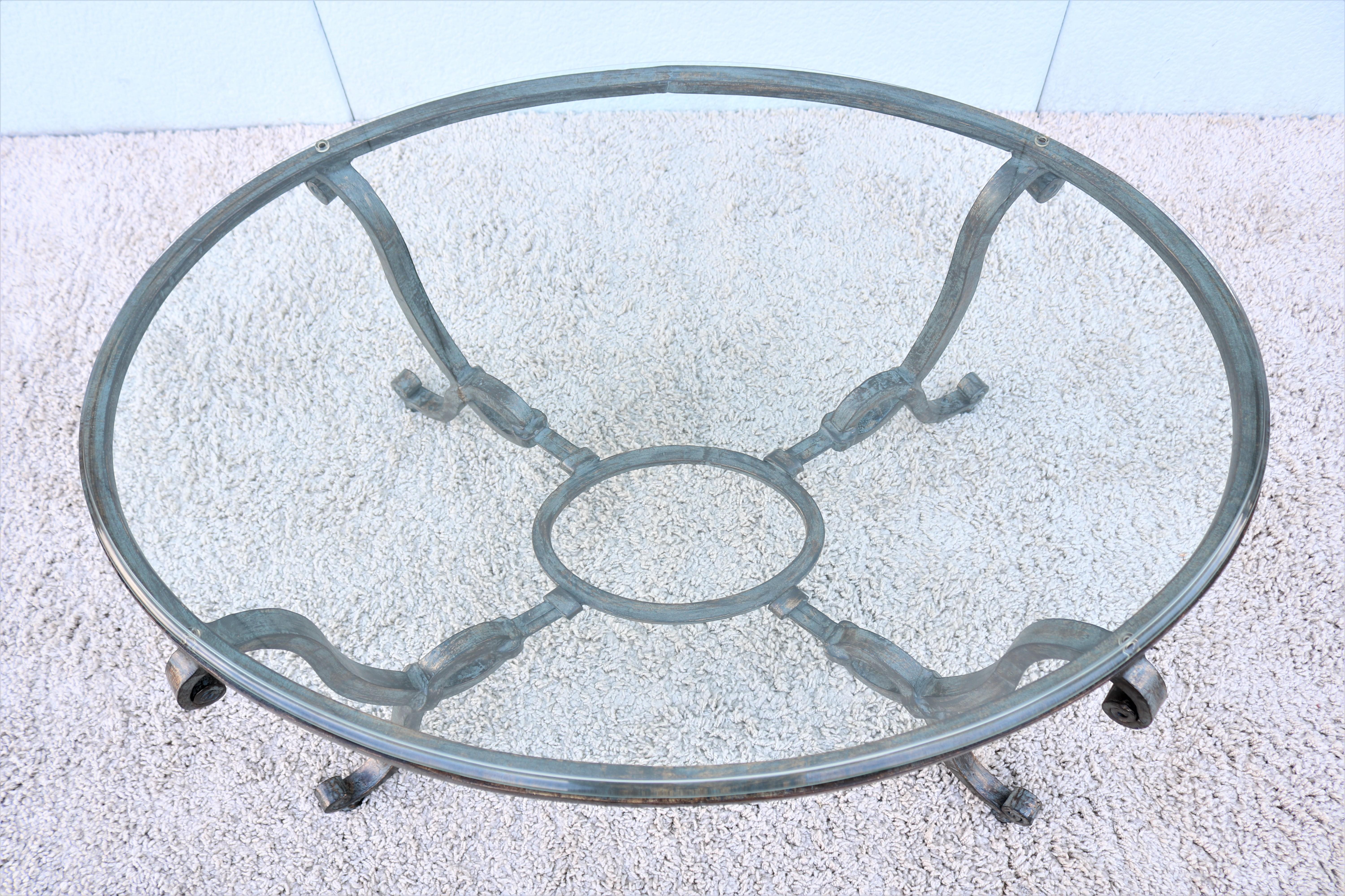 Inconnu Table basse ovale de style français vintage en fer forgé et verre en vente