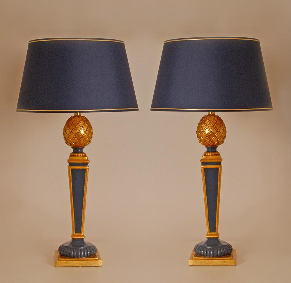 Vintage French Table Lamps Blue Gold Giltwood Pineapple Lamps 70s France, a Pair In Good Condition For Sale In Wommelgem, VAN