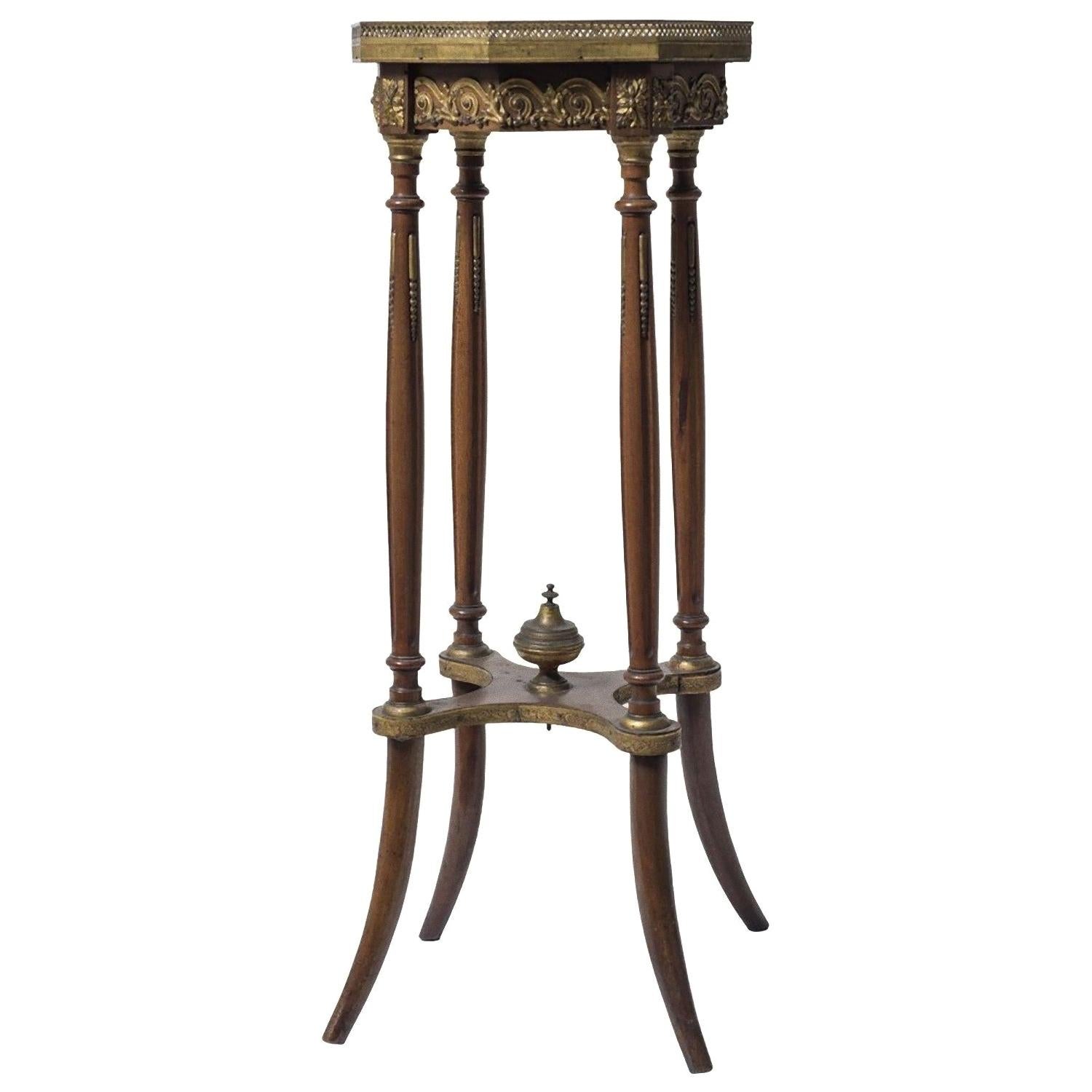 Französischer Tisch:: Louis XVI-Stil:: Ende 18. Jahrhundert